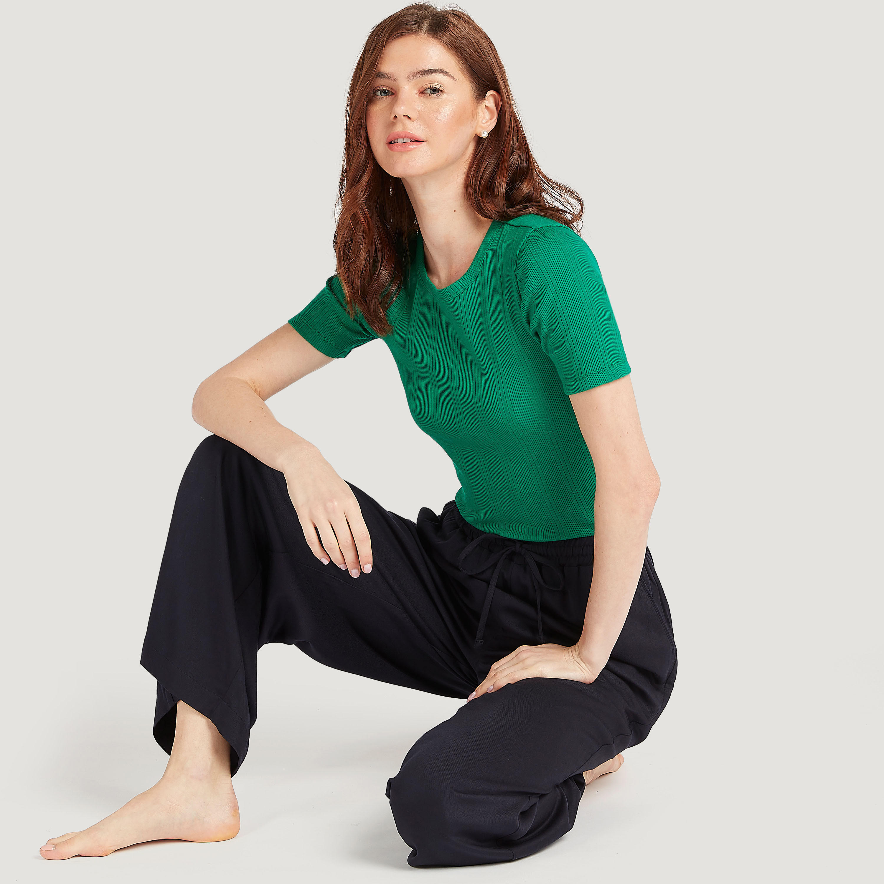تيشيرت بارز الملمس بياقة ضيّقة وأكمام قصيرة-women-clothing-tshirts-image-5