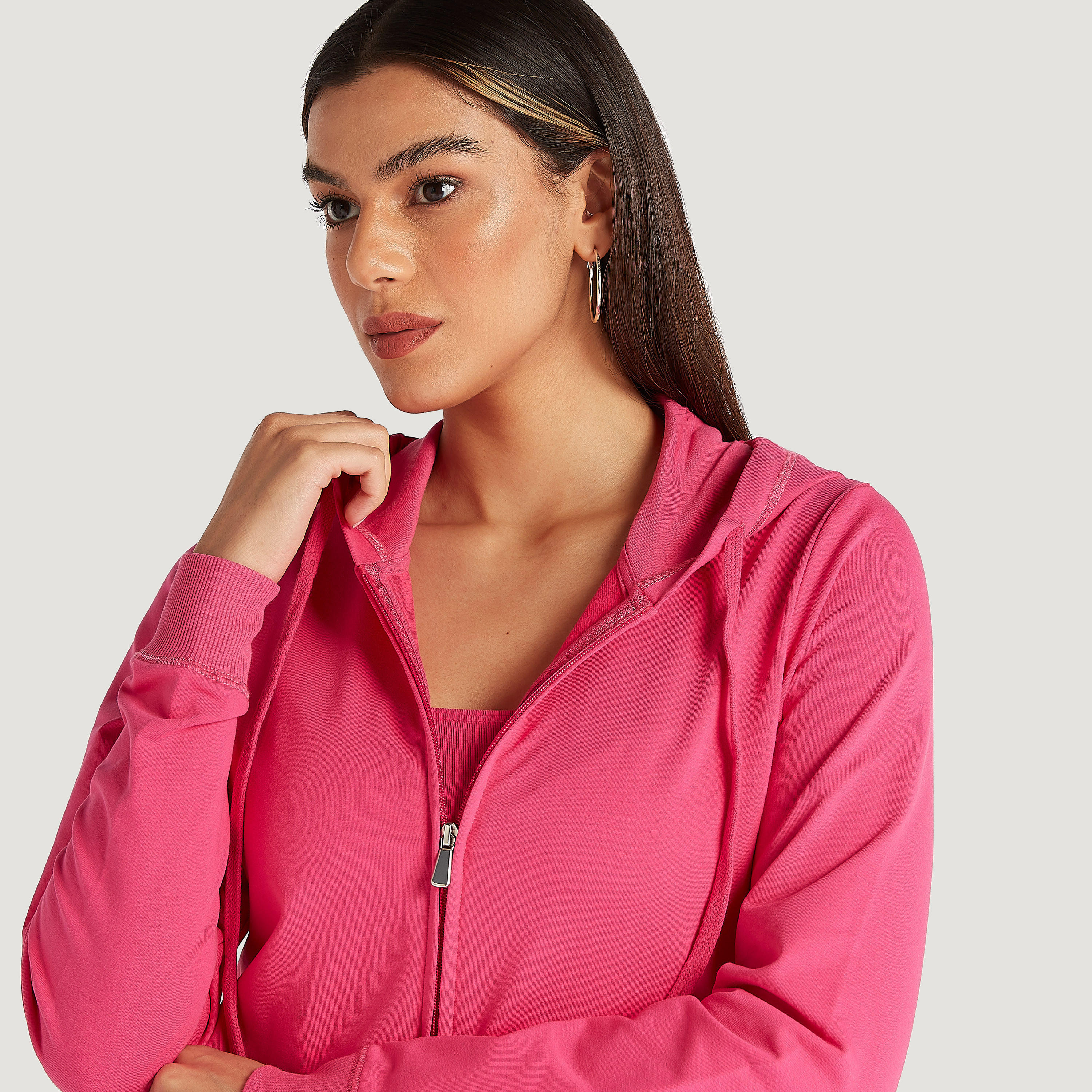 هودي سادة بسحّاب وأكمام طويلة وجيوب-women-winterwear-hoodiesandsweatshirts-sweatshirts-image-3
