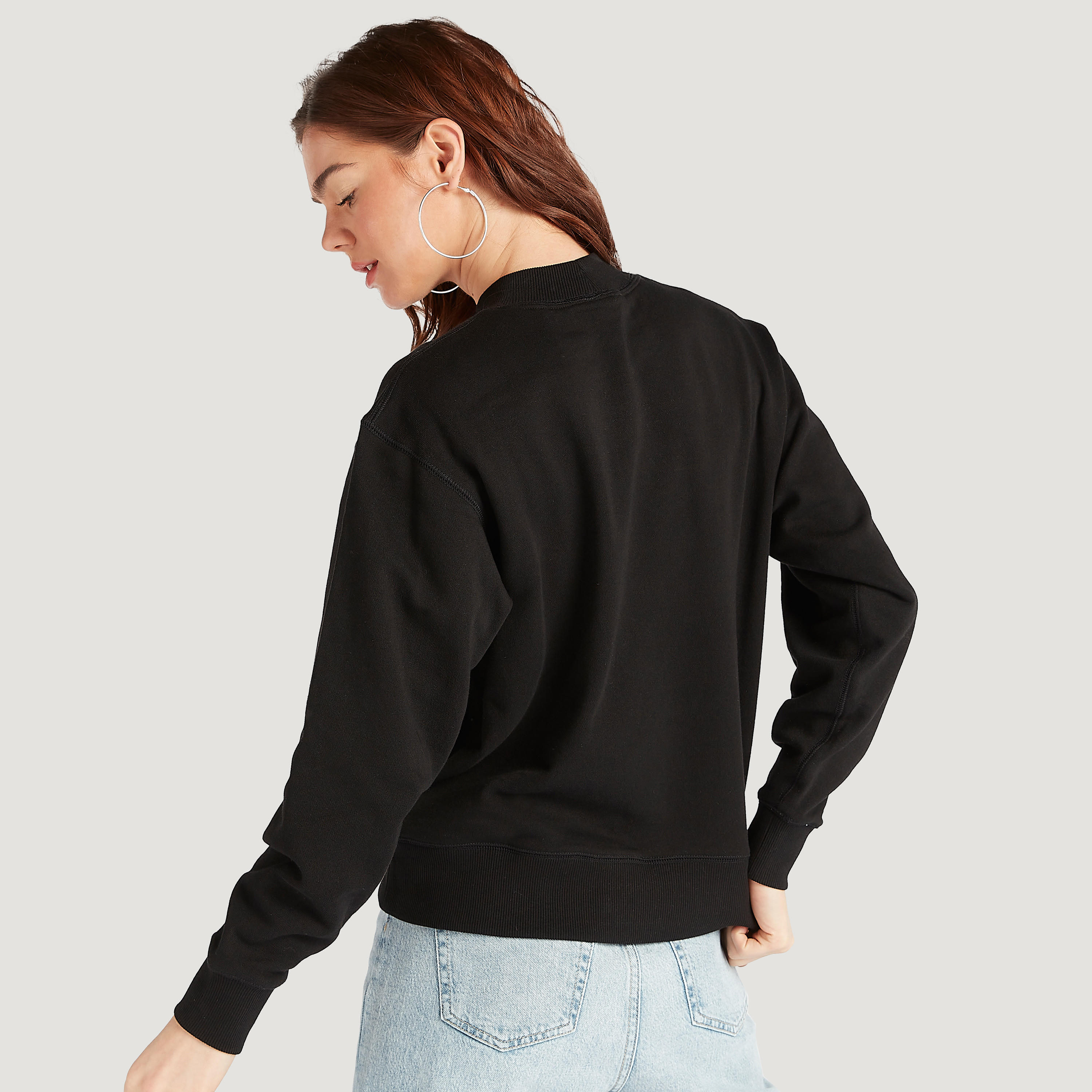 سويت شيرت مستدام سادة بياقة ضيّقة وأكمام طويلة-women-winterwear-hoodiesandsweatshirts-hoodies-image-2