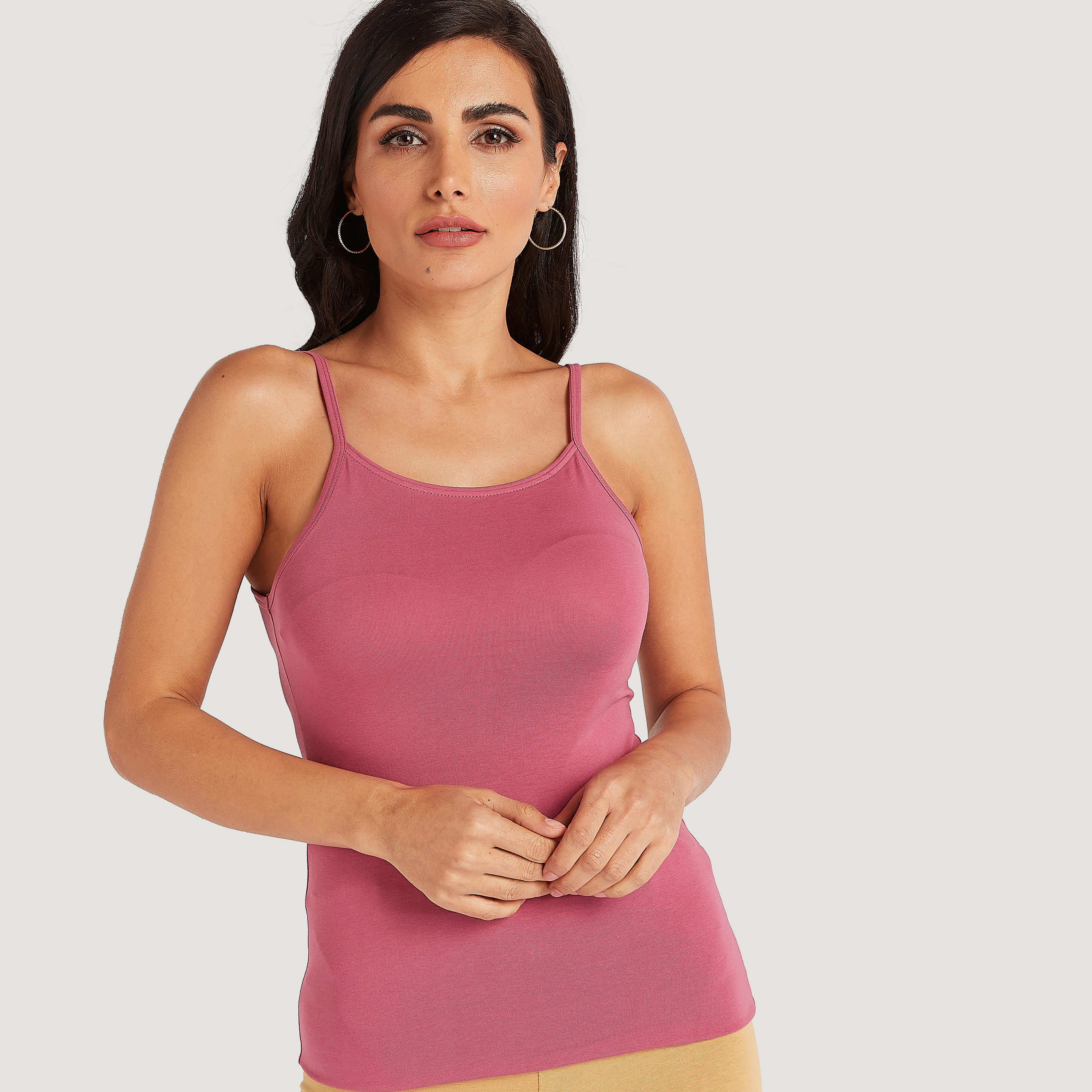 فيست سادة بياقة عميقة وحمّالات رفيعة-women-clothing-tshirts-image-4