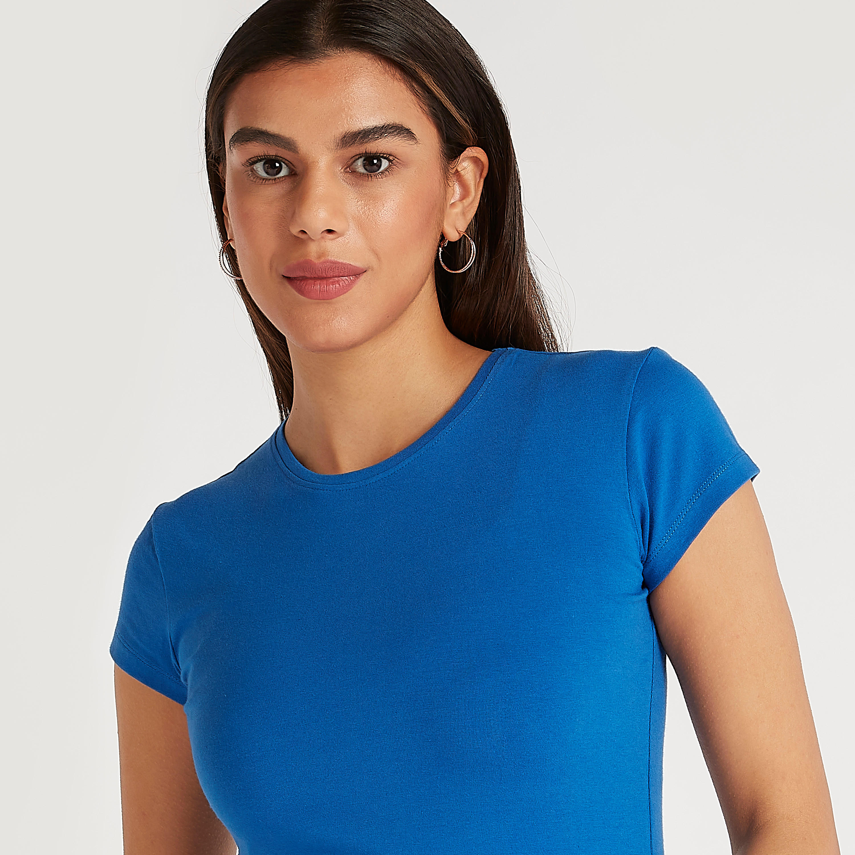 تيشيرت سادة بياقة ضيّقة وأكمام كاب-women-clothing-tshirts-image-2