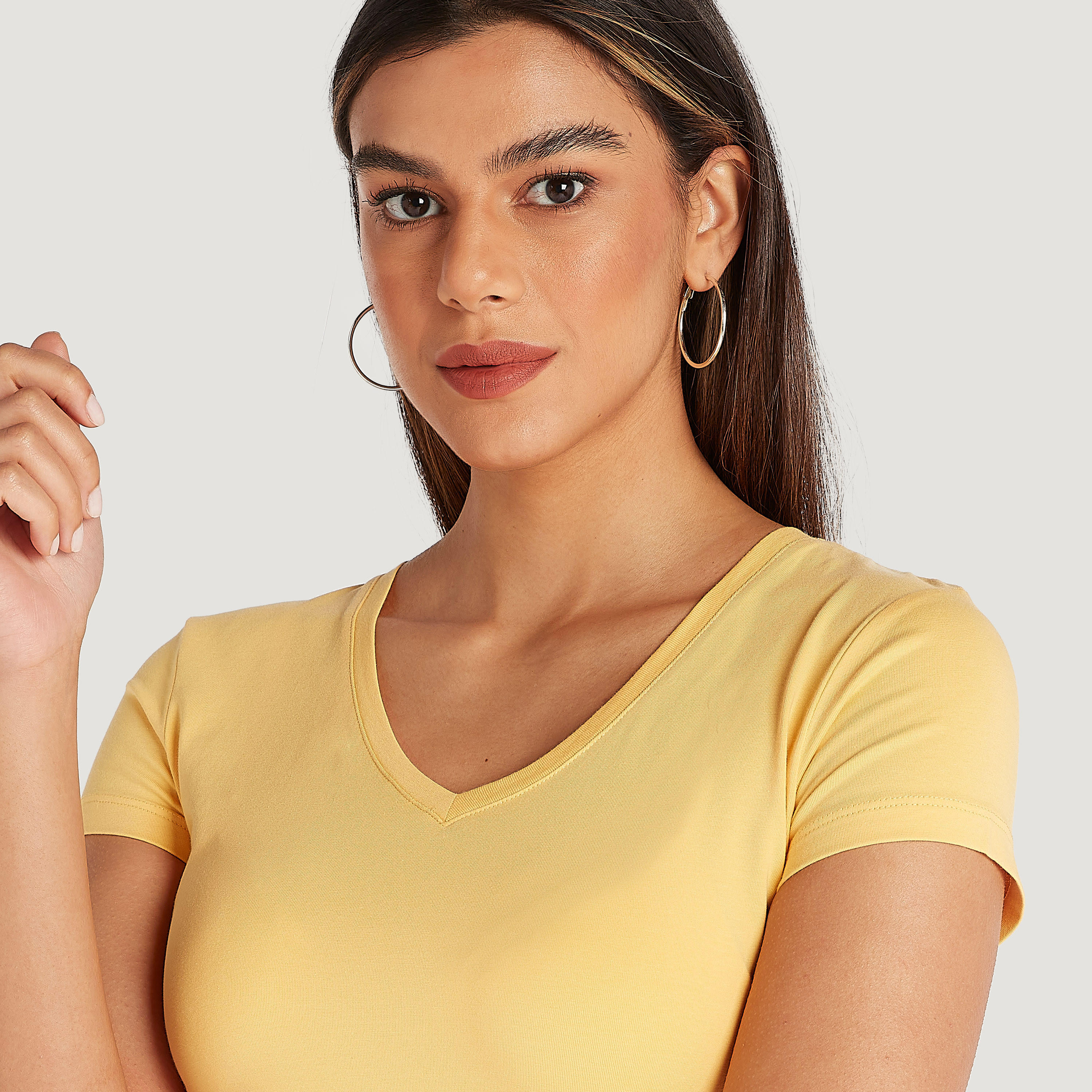 تيشيرت سادة بياقة V وأكمام كاب-women-clothing-tshirts-image-3