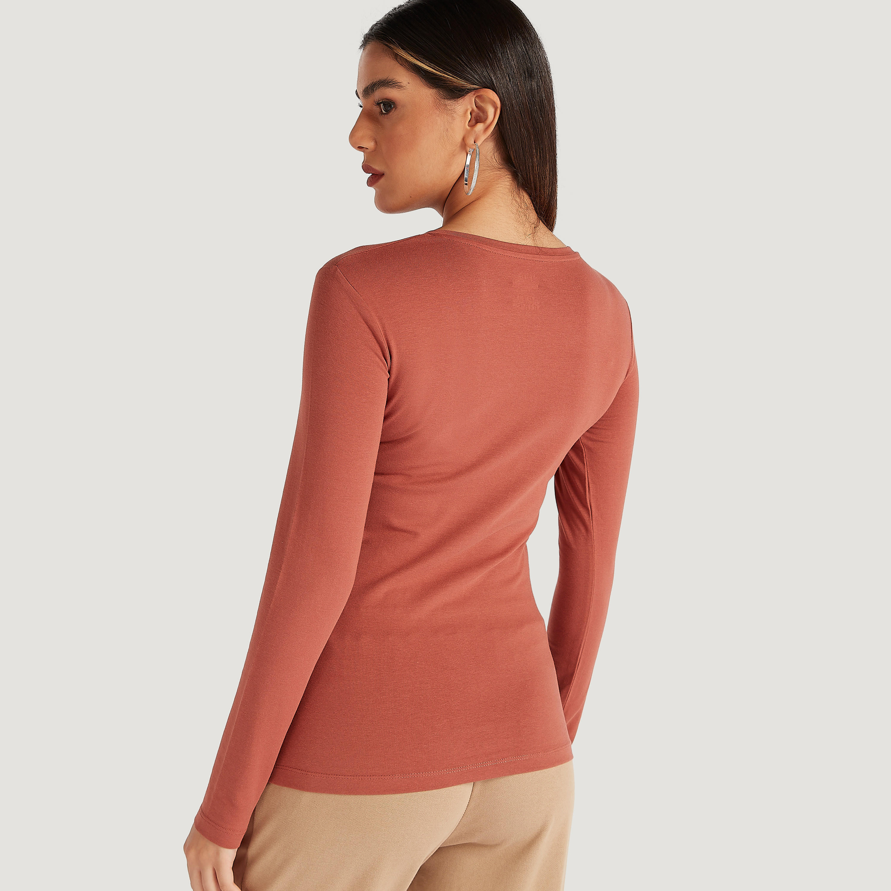تيشيرت سادة بياقة V وأكمام طويلة-women-clothing-tshirts-image-4