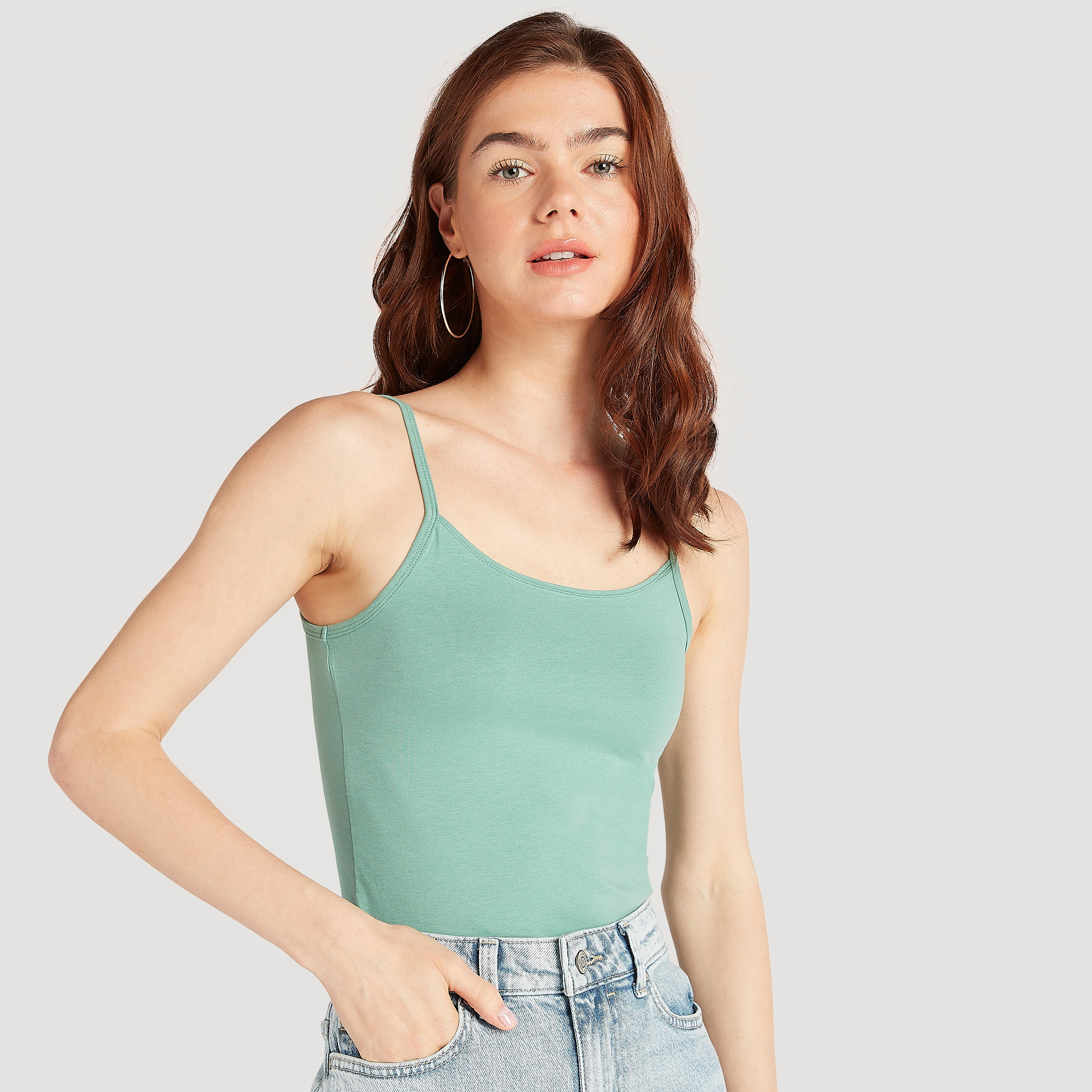 فيست سادة بياقة عميقة وأحزمة رفيعة-women-clothing-tshirts-image-1