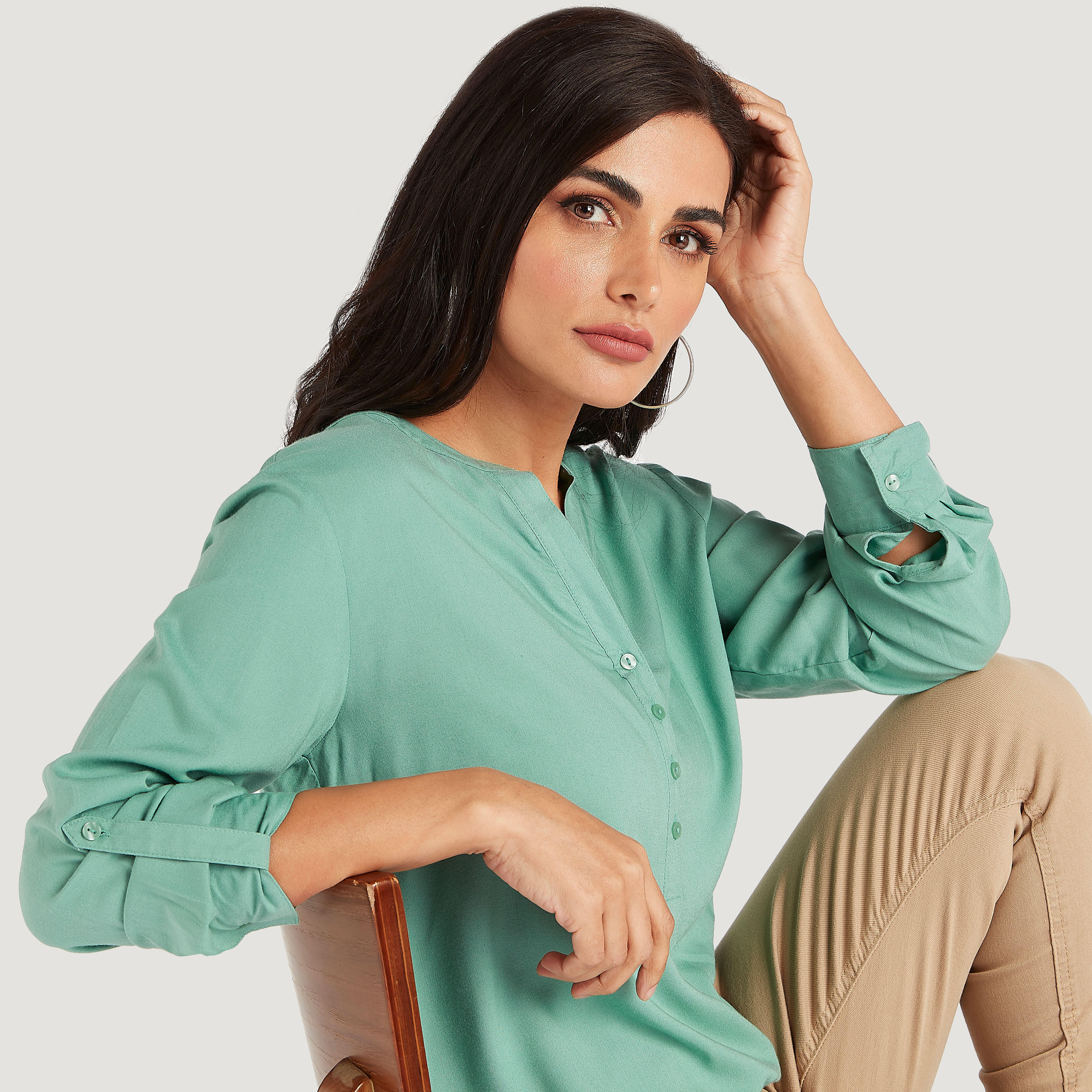 بلوزة سادة بياقة ماندرين وأكمام طويلة-women-clothing-shirtsandblouses-blouses-image-1