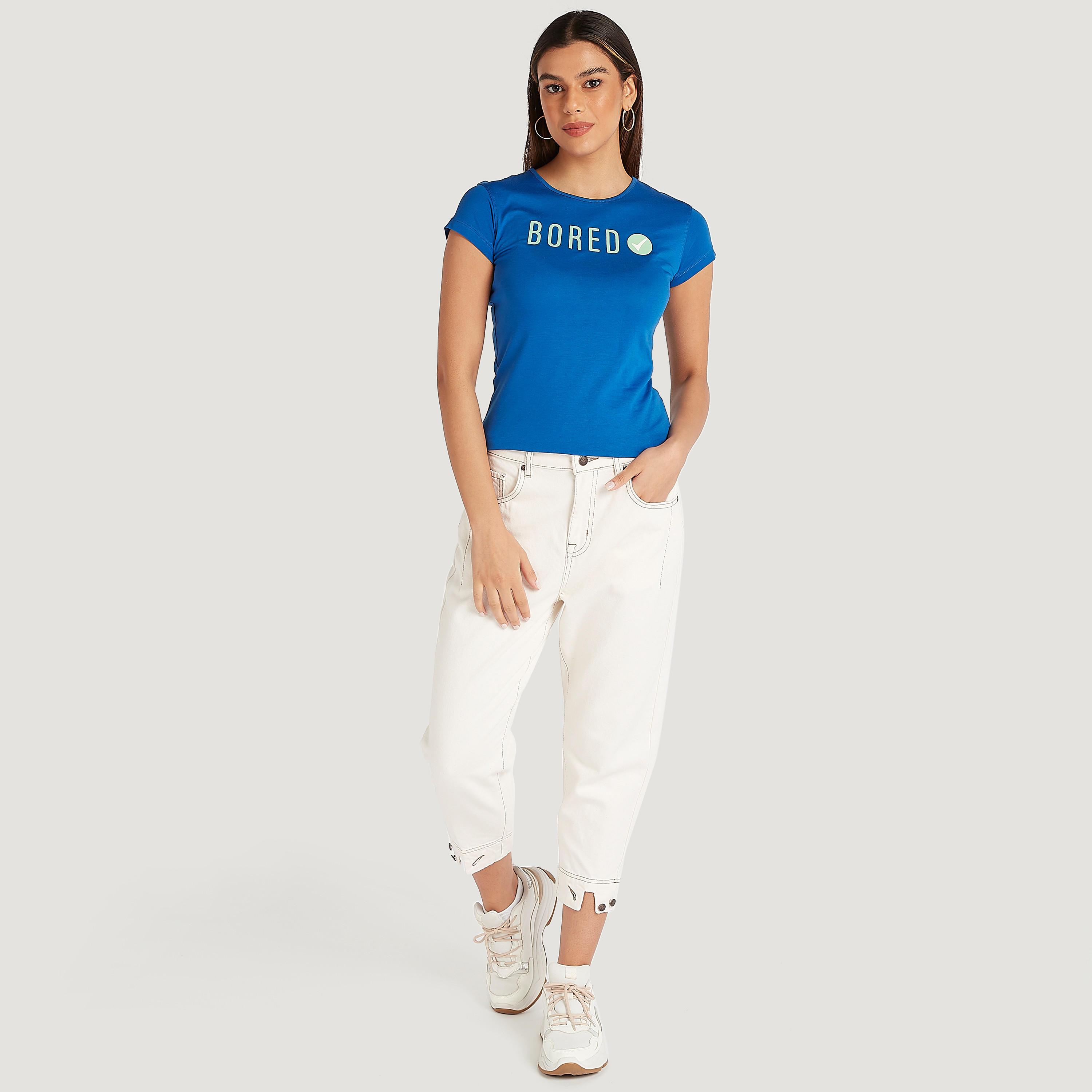 تيشيرت بياقة ضيّقة وأكمام كاب وطبعات-women-clothing-tshirts-image-3