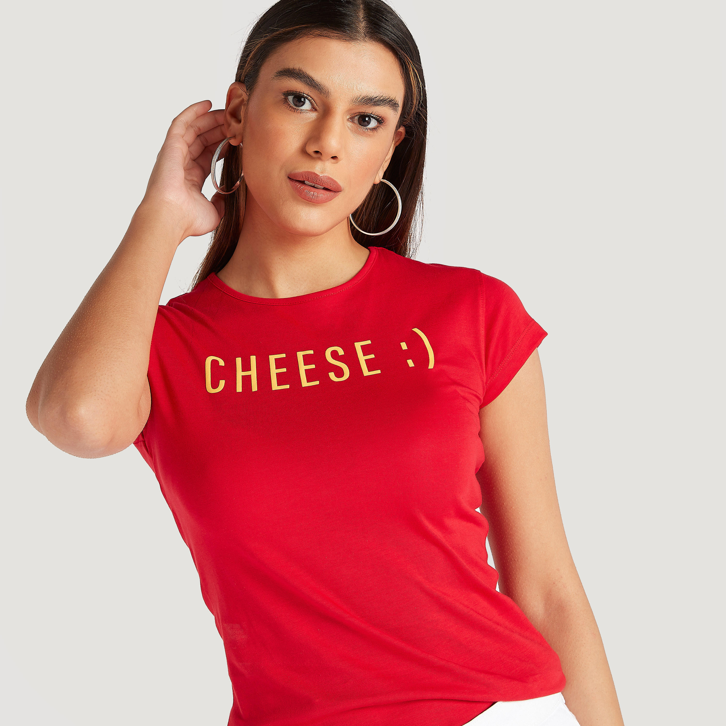 تيشيرت بياقة ضيّقة وأكمام كاب وطبعات-women-clothing-tshirts-image-1