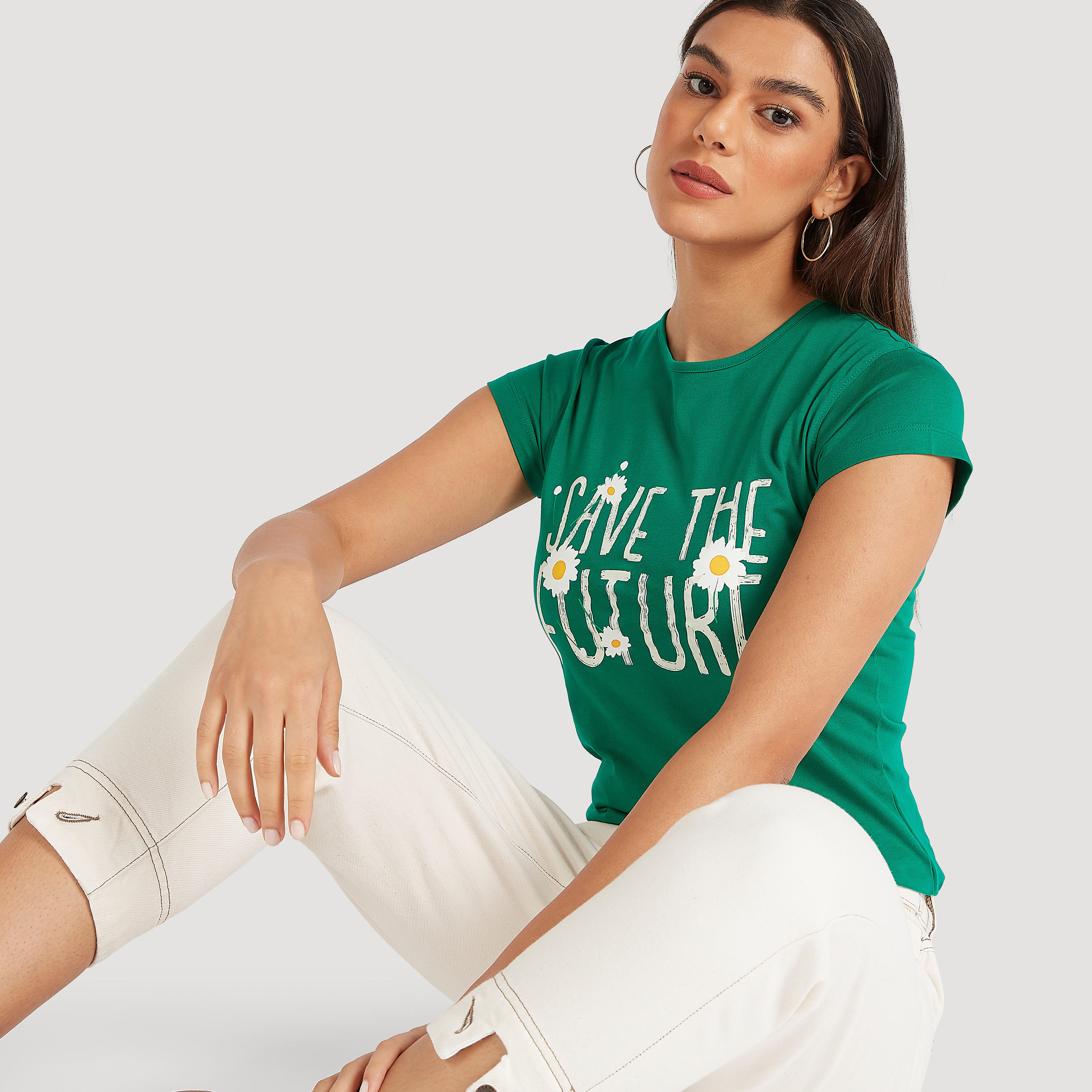 تيشيرت بياقة ضيّقة وأكمام كاب وطبعات-women-clothing-tshirts-image-1