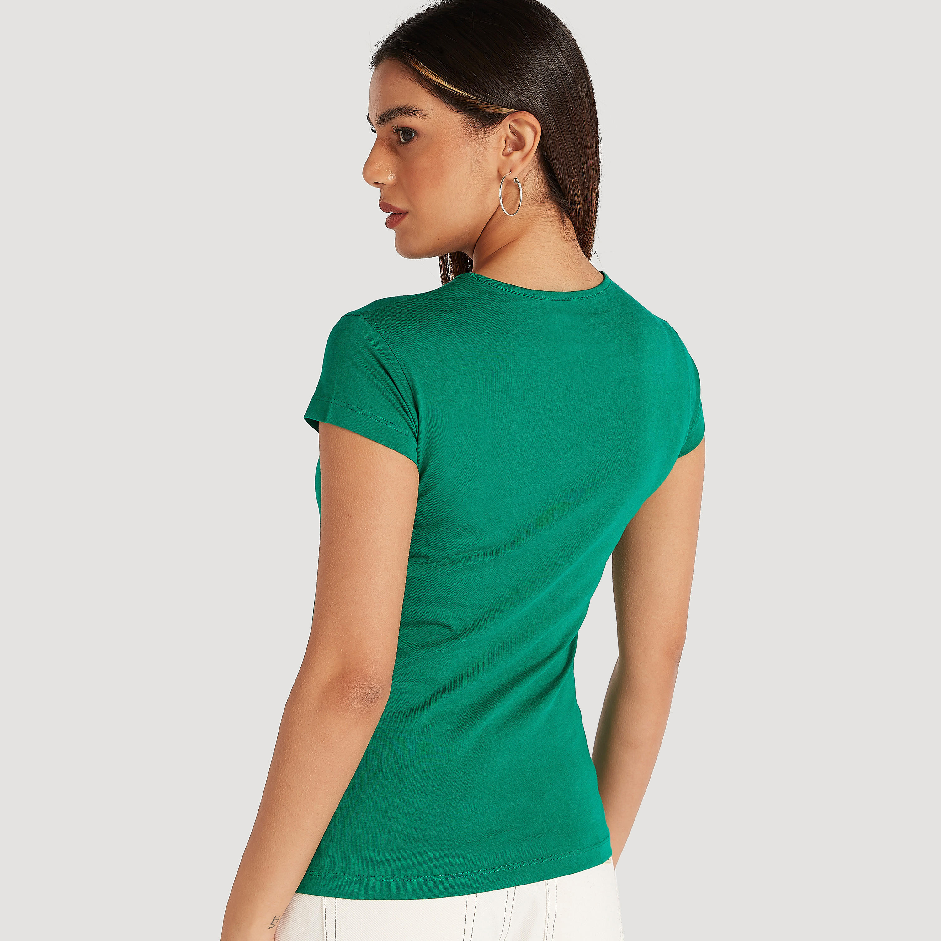 تيشيرت بياقة ضيّقة وأكمام كاب وطبعات-women-clothing-tshirts-image-4