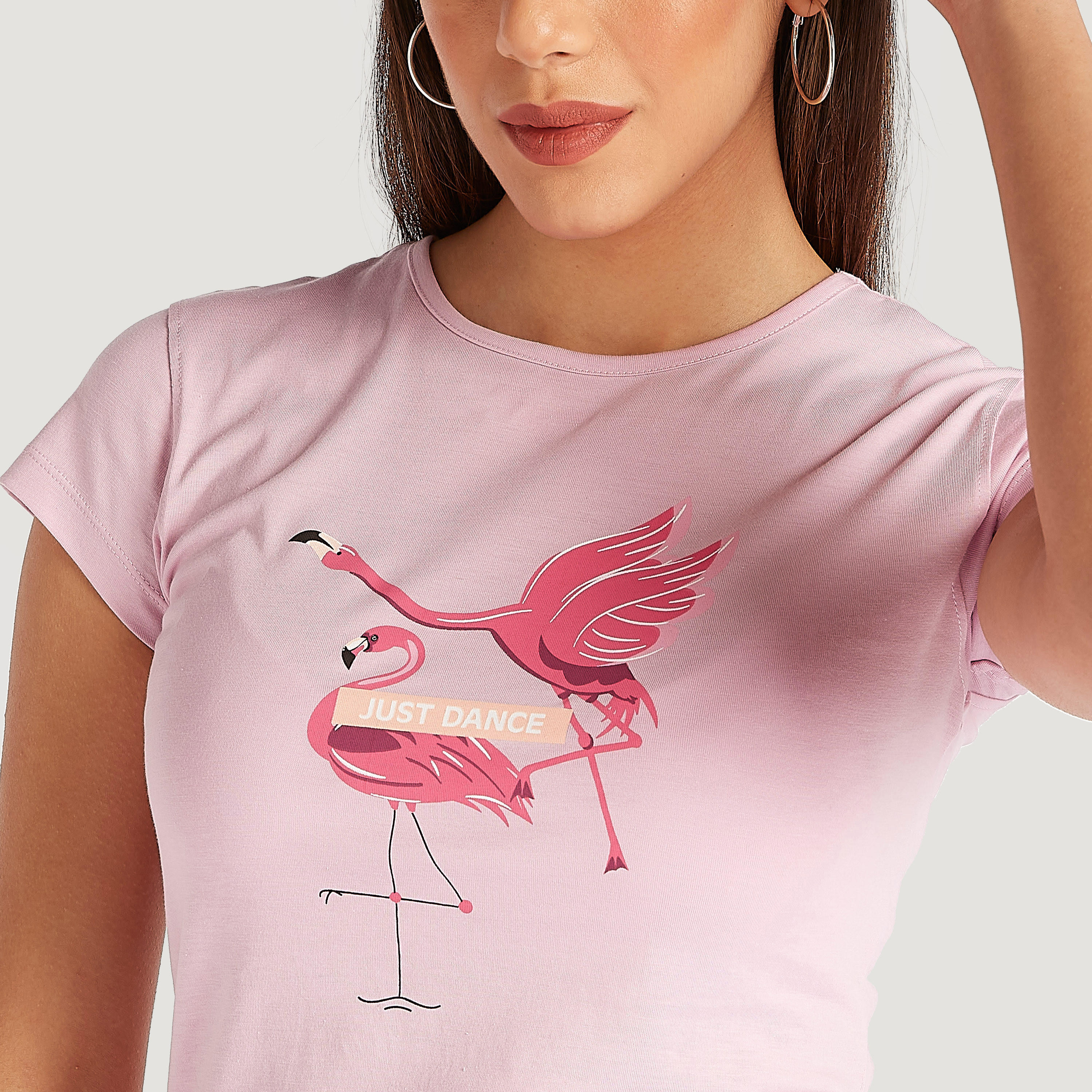 تيشيرت بياقة ضيّقة وأكمام كاب وطبعات-women-clothing-tshirts-image-3
