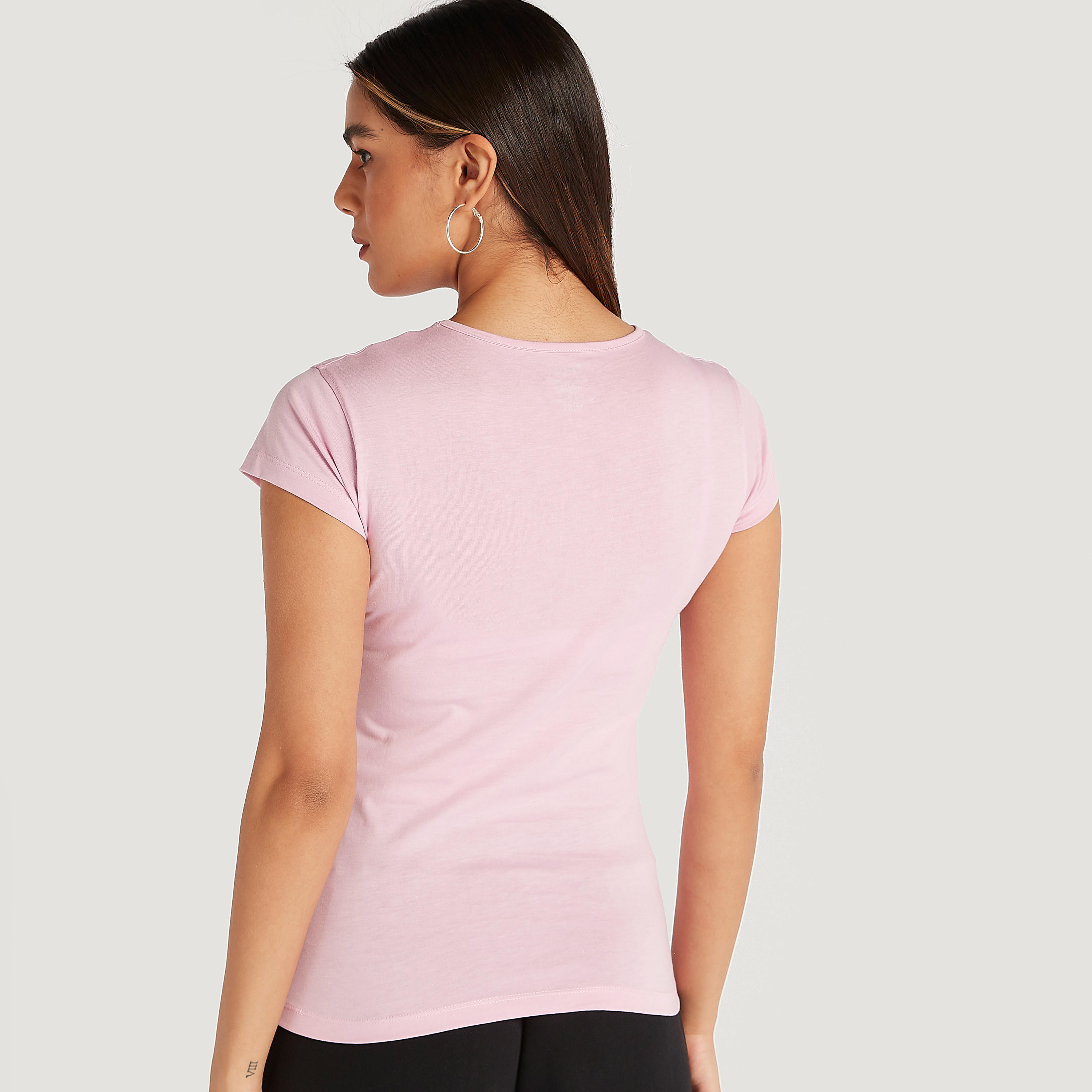 تيشيرت بياقة ضيّقة وأكمام كاب وطبعات-women-clothing-tshirts-image-2