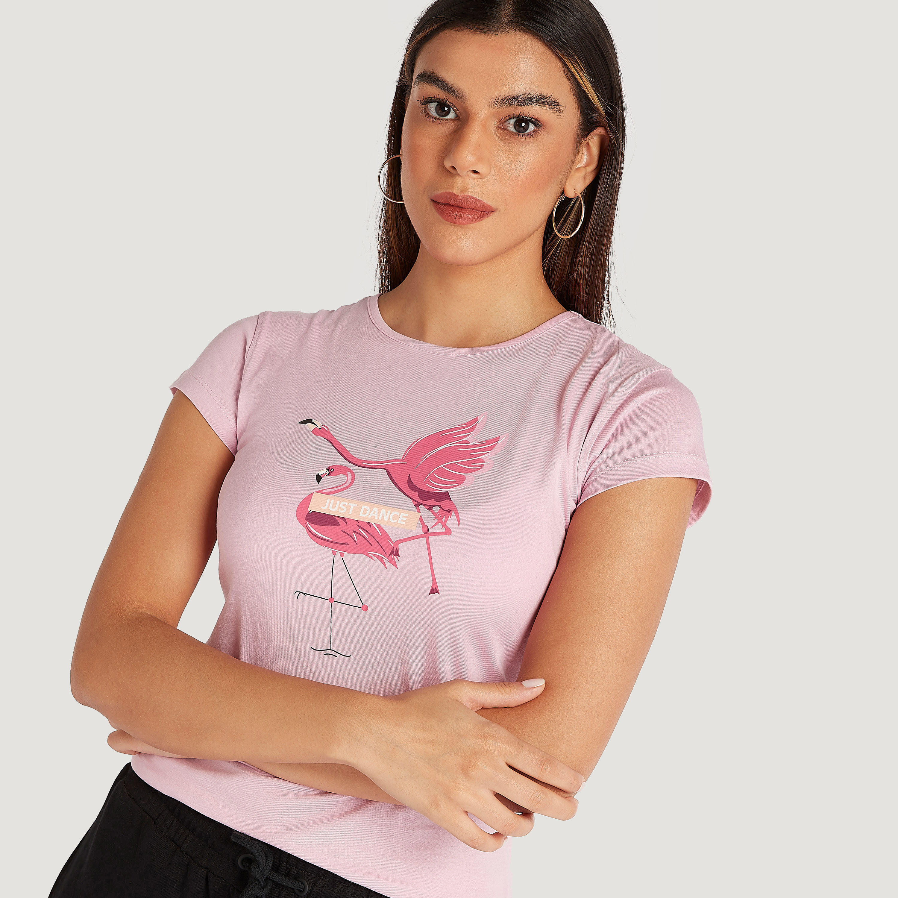 تيشيرت بياقة ضيّقة وأكمام كاب وطبعات-women-clothing-tshirts-image-1
