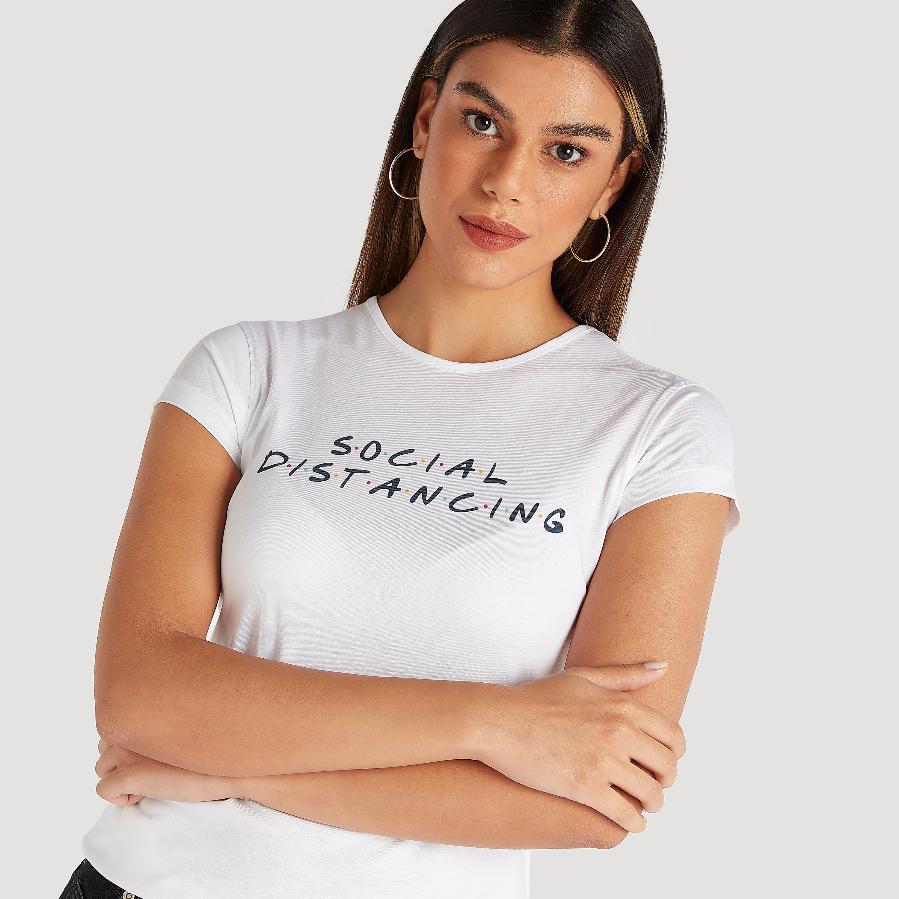تيشيرت بياقة ضيّقة وأكمام كاب وطبعات-women-clothing-tshirts-image-3