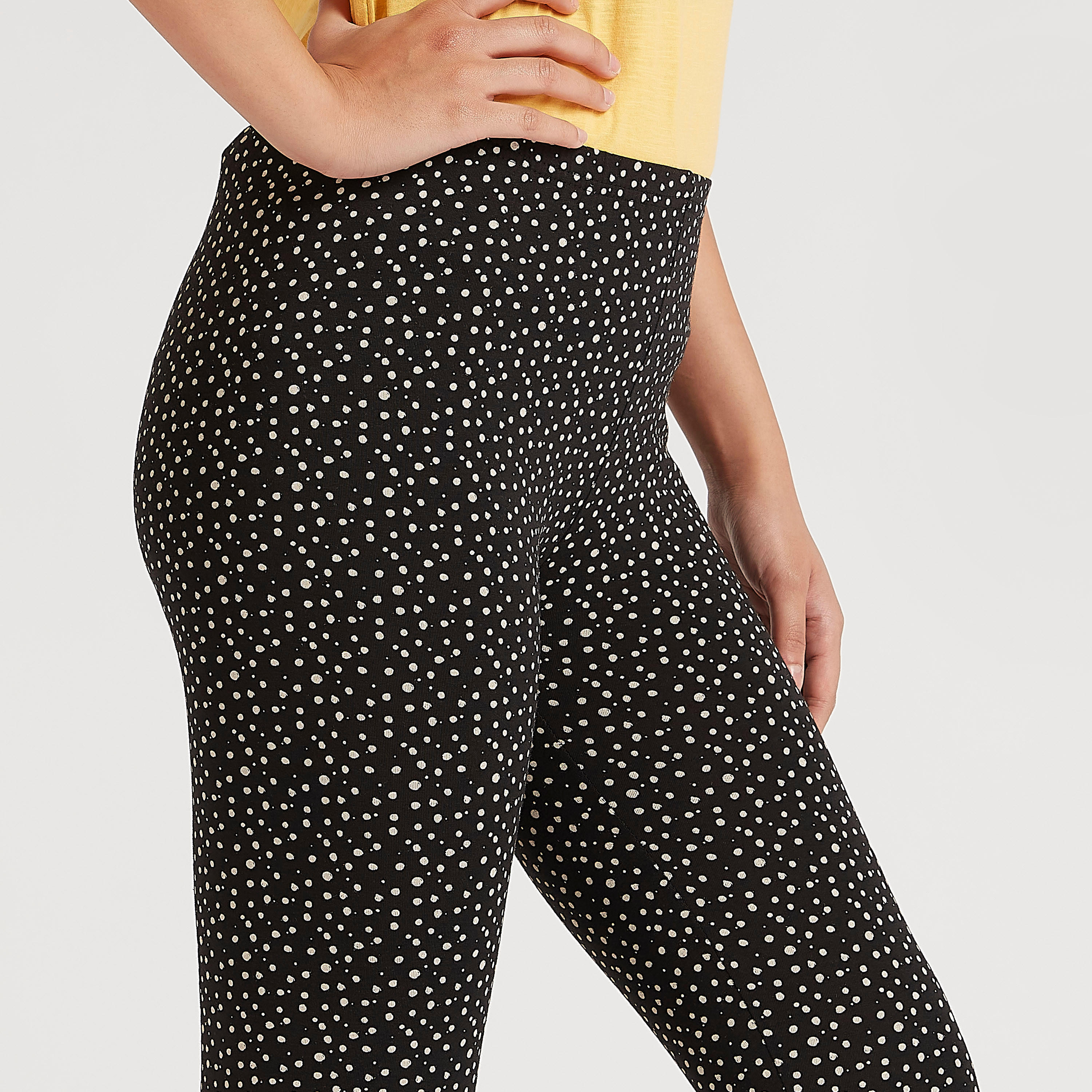 بنطلون ليقنز قصير بطبعات وخصر مطّاطي-women-clothing-bottoms-leggings-image-3