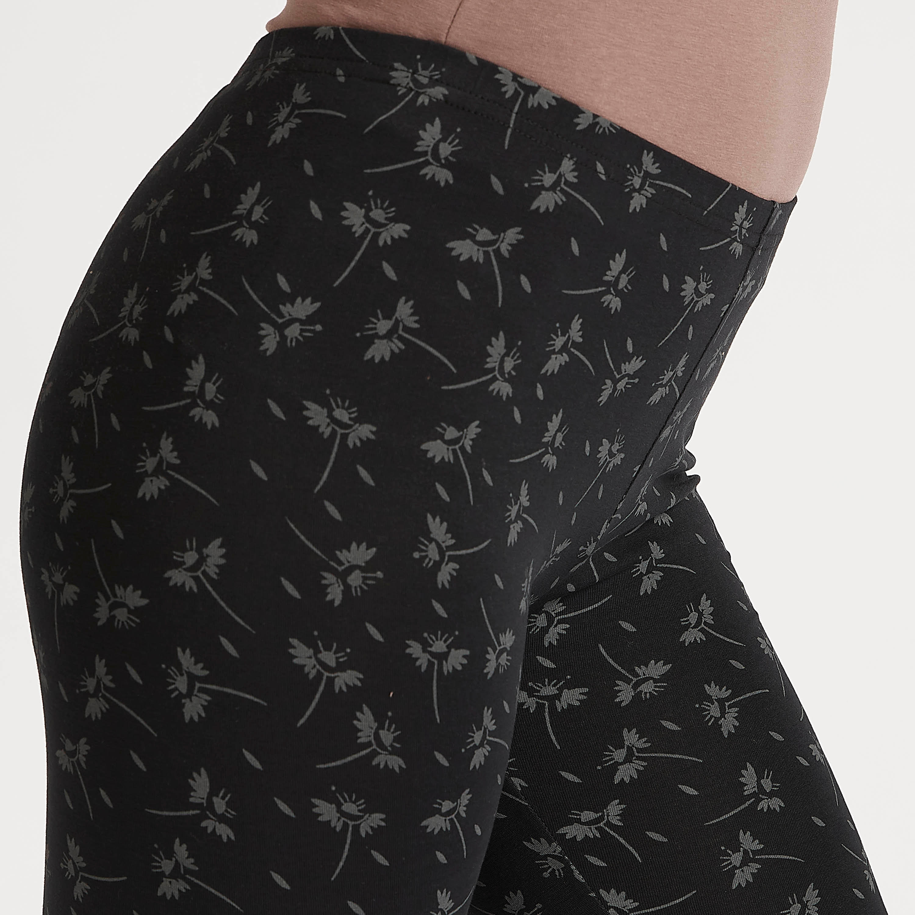 بنطلون ليقنز سكيني بطول الكاحل وطبعات أزهار-women-clothing-bottoms-leggings-image-2