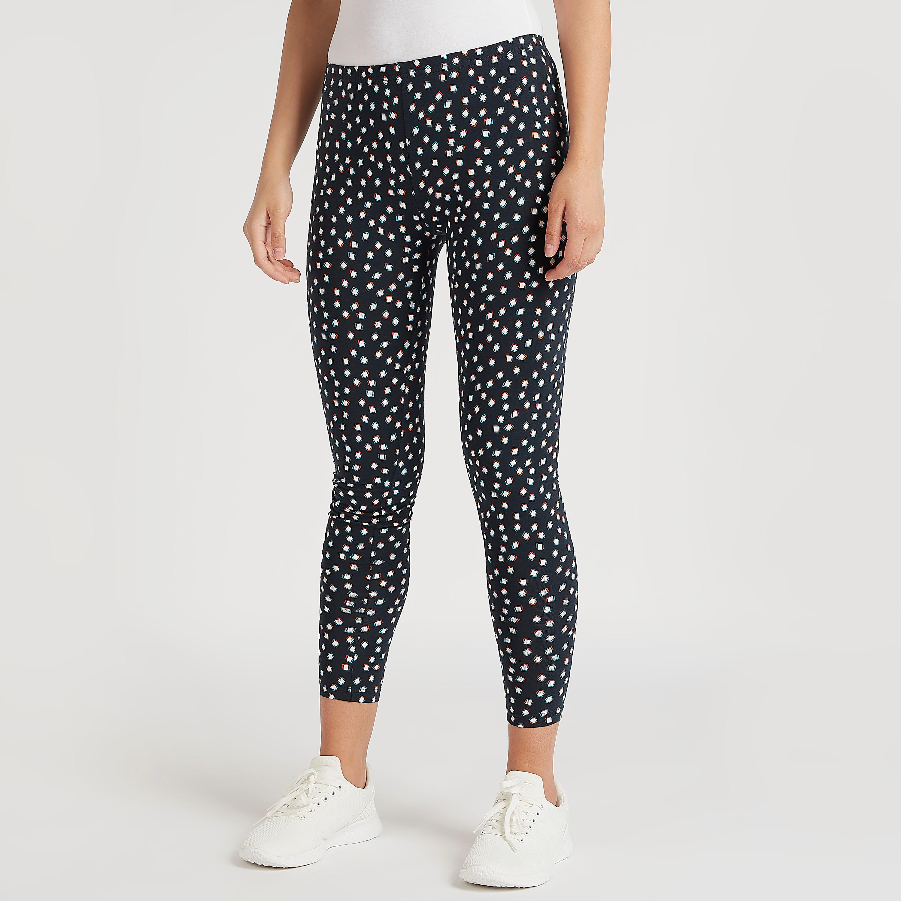بنطلون ليقنز قصير بطبعات وخصر مطّاطي-women-clothing-bottoms-leggings-image-5