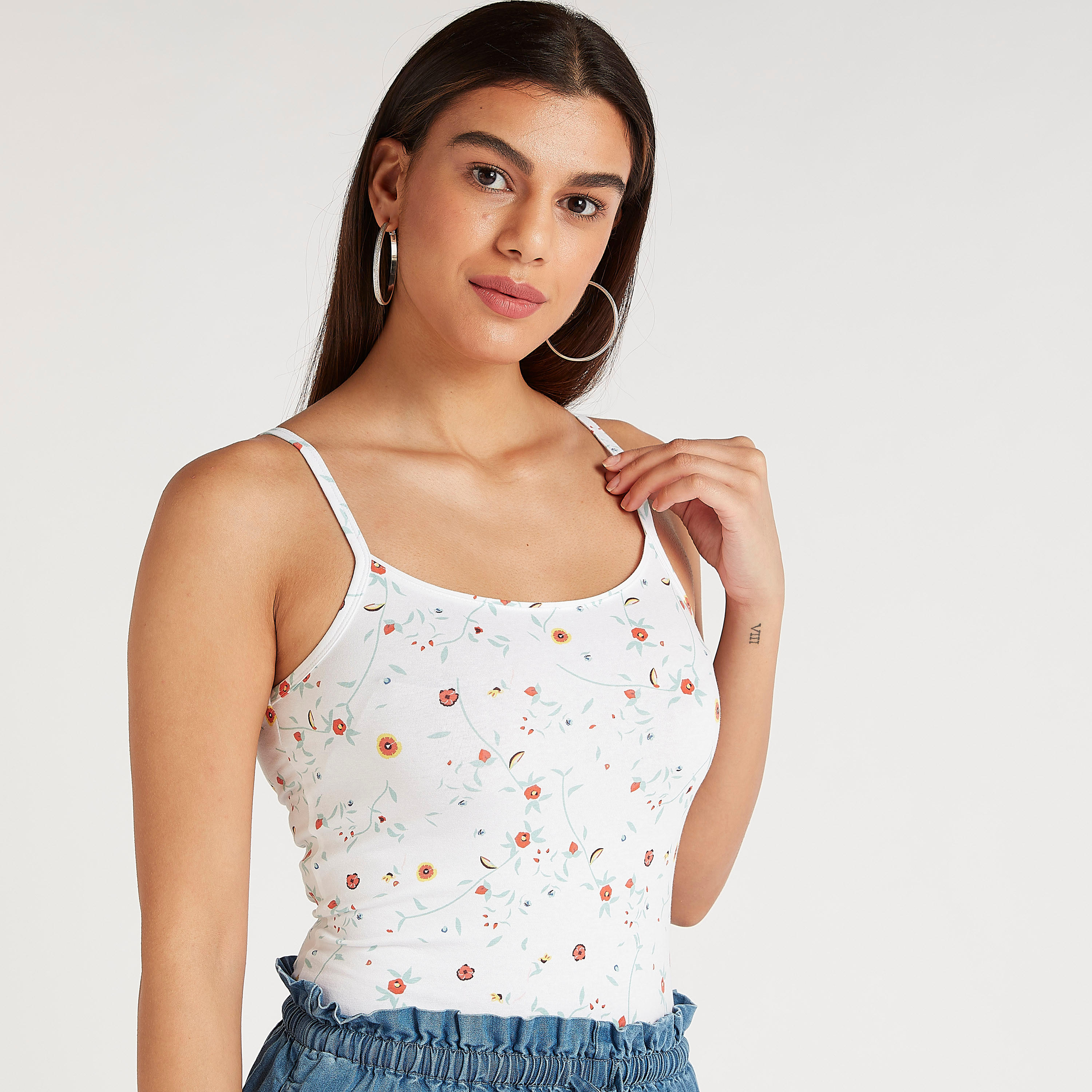 فيست دون أكمام بطبعات وياقة عميقة-women-clothing-tshirts-image-1