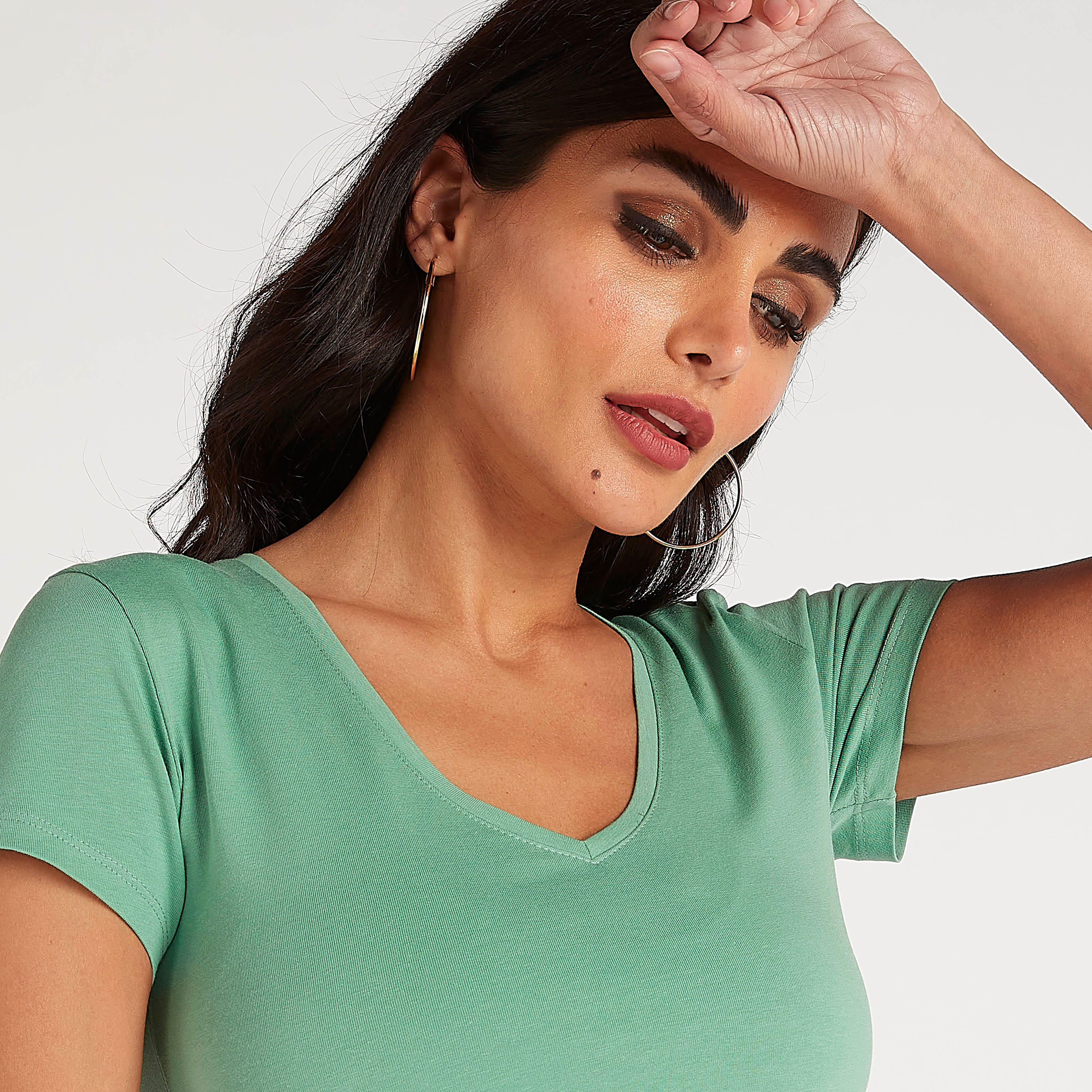 تيشيرت سادة بياقة V وأكمام قصيرة-women-clothing-tshirts-image-1