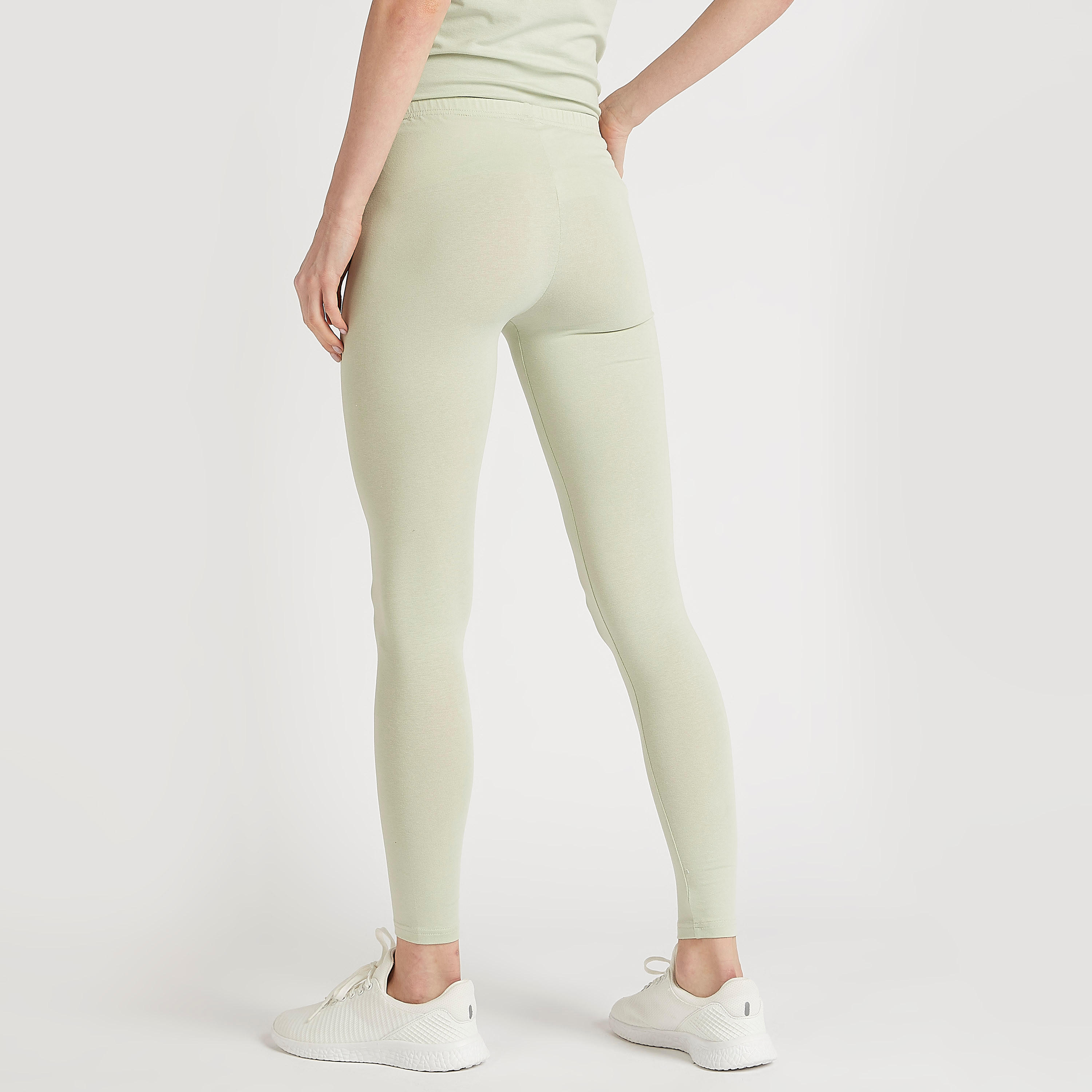 بنطلون ليقنز سادة بخصر مطّاطي-women-clothing-bottoms-leggings-image-3