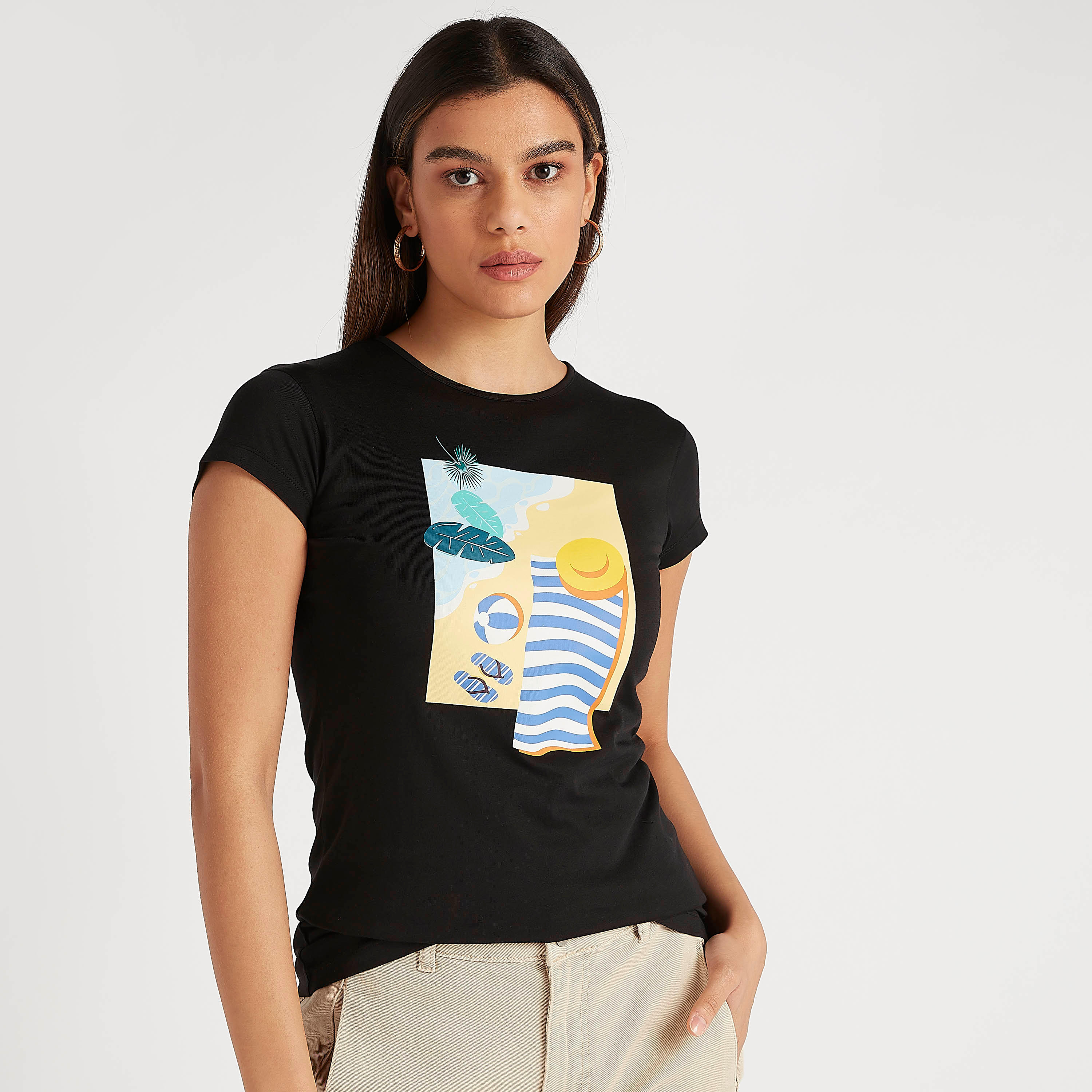 تيشيرت بياقة ضيّقة وأكمام كاب وطبعات-women-clothing-tshirts-image-1