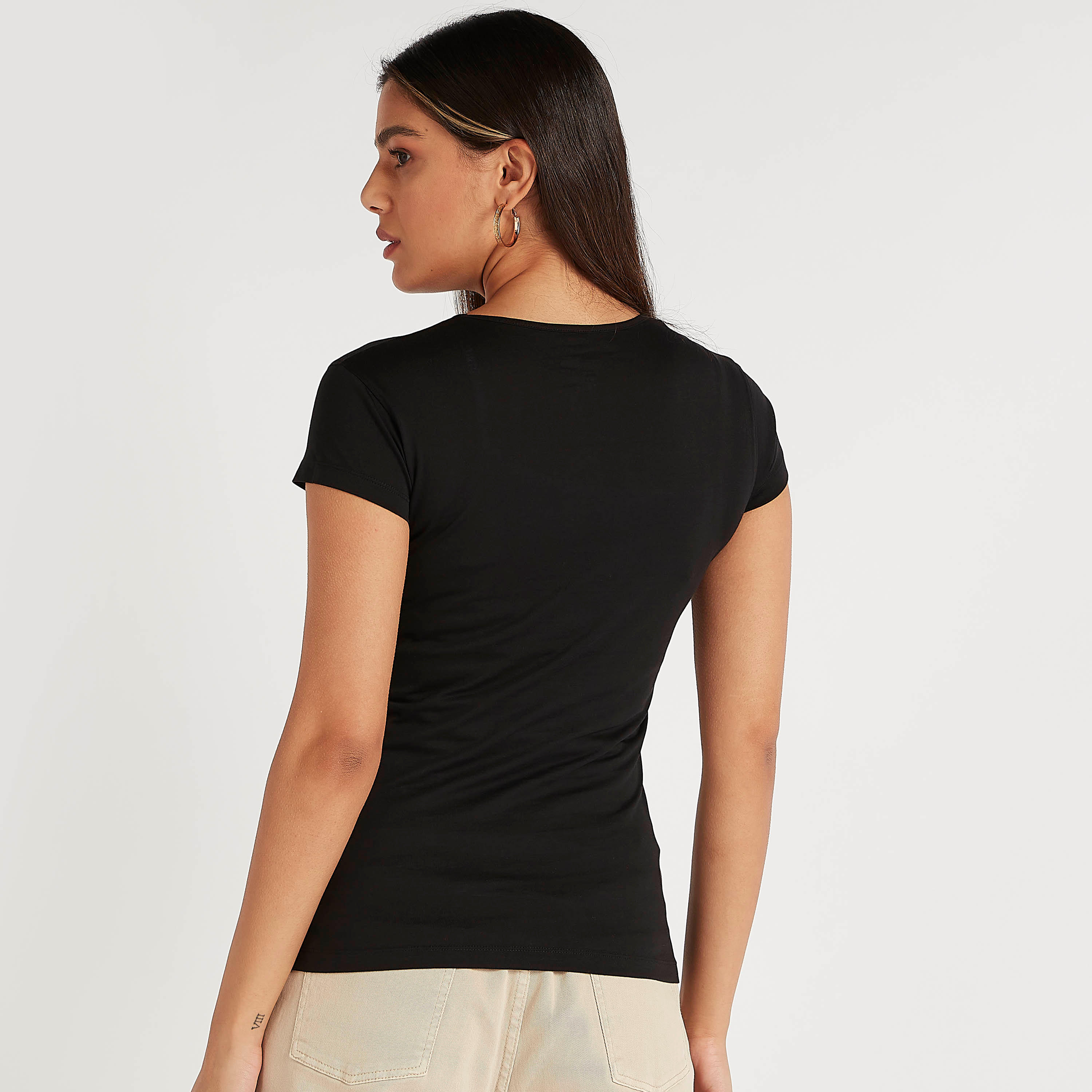 تيشيرت بياقة ضيّقة وأكمام كاب وطبعات-women-clothing-tshirts-image-4