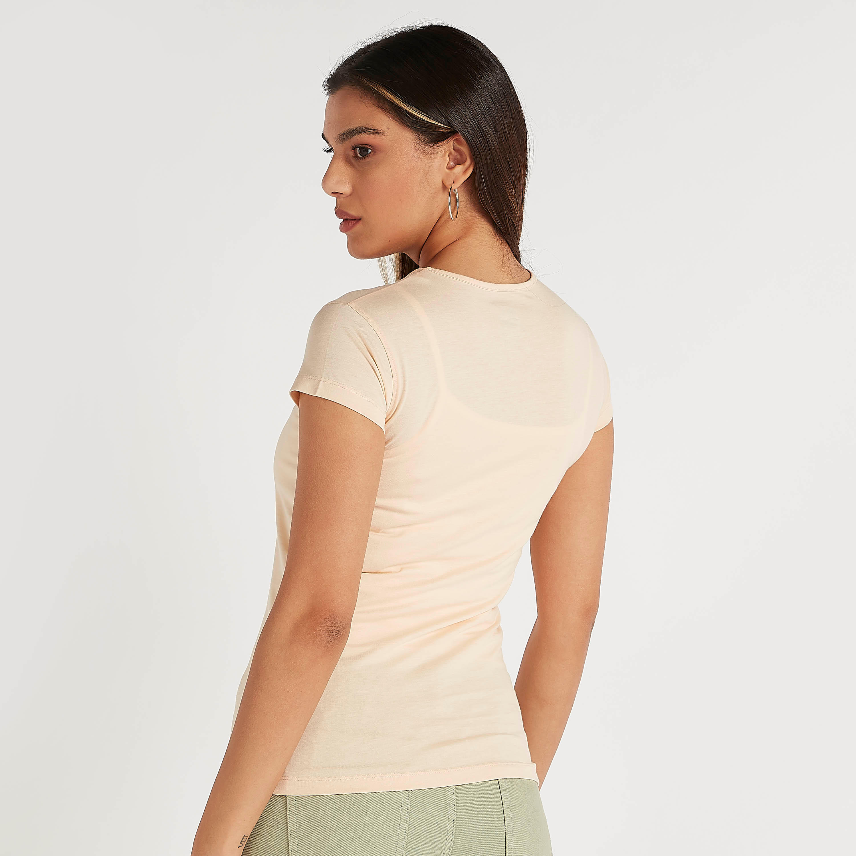 تيشيرت بياقة ضيّقة وأكمام كاب وطبعات-women-clothing-tshirts-image-2
