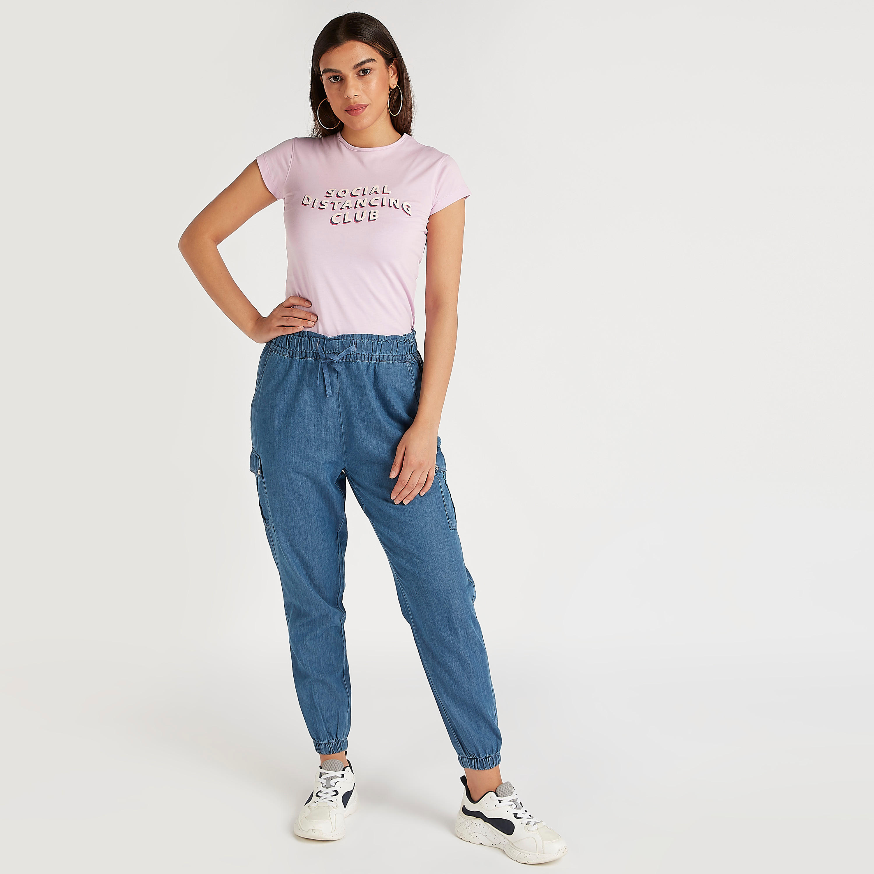 تيشيرت بياقة ضيّقة وأكمام كاب وطَبعات-women-clothing-tshirts-image-2