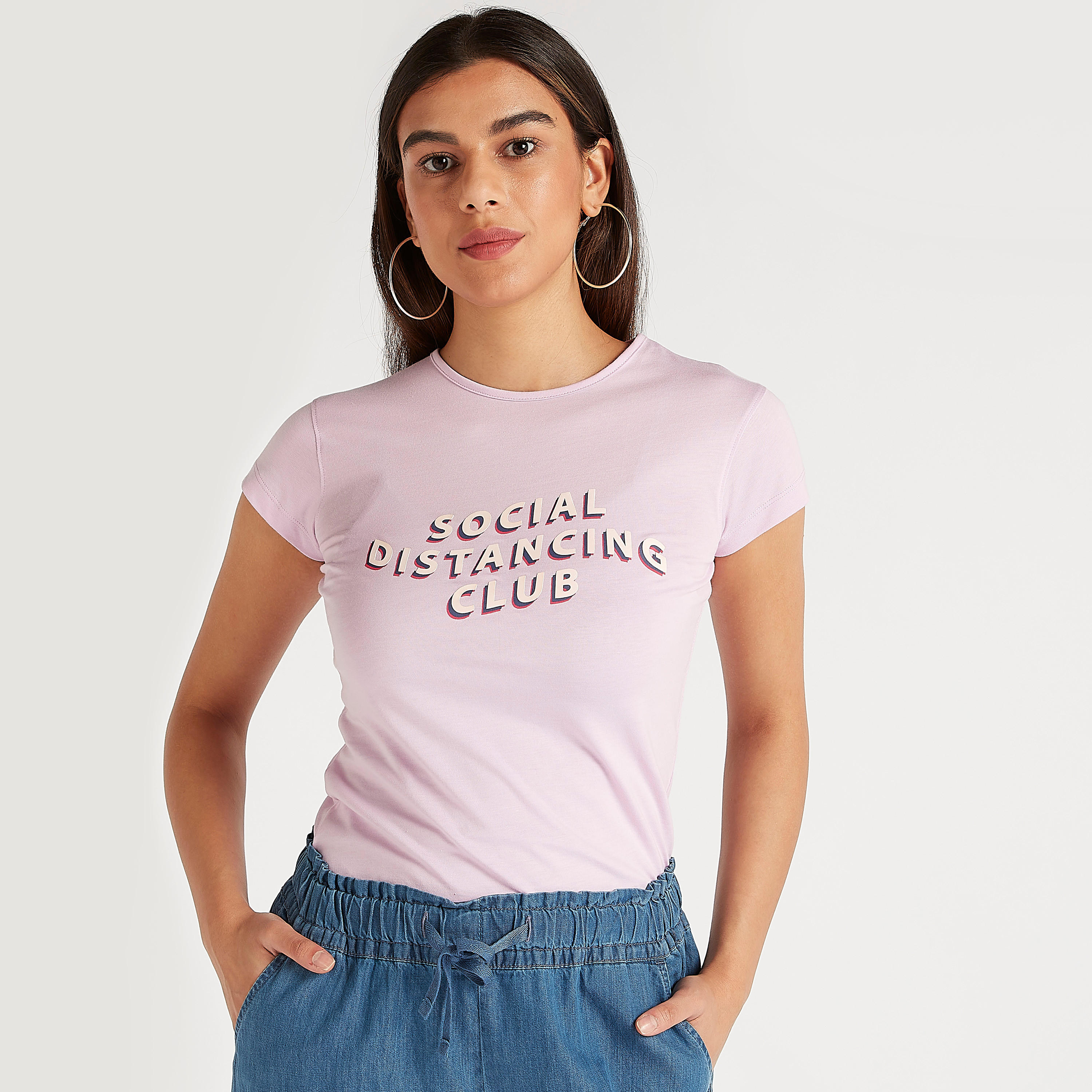 تيشيرت بياقة ضيّقة وأكمام كاب وطَبعات-women-clothing-tshirts-image-5