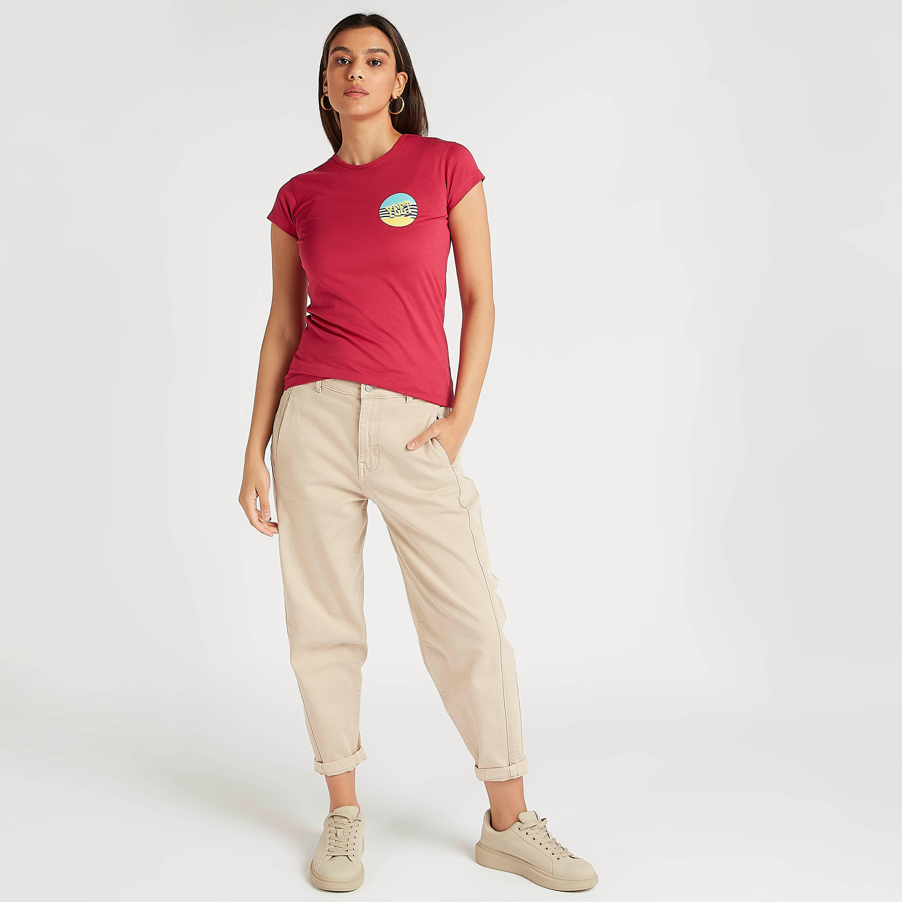 تيشيرت بياقة منسدلة وأكمام كاب وطبعات-women-clothing-tshirts-image-2