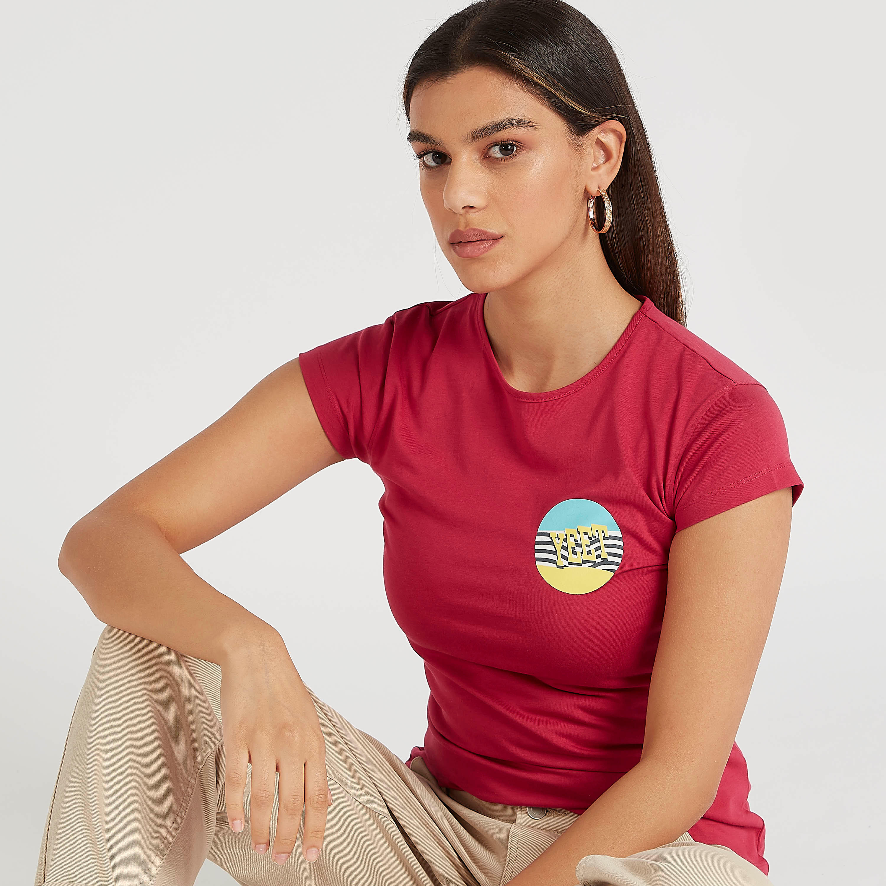 تيشيرت بياقة منسدلة وأكمام كاب وطبعات-women-clothing-tshirts-image-3