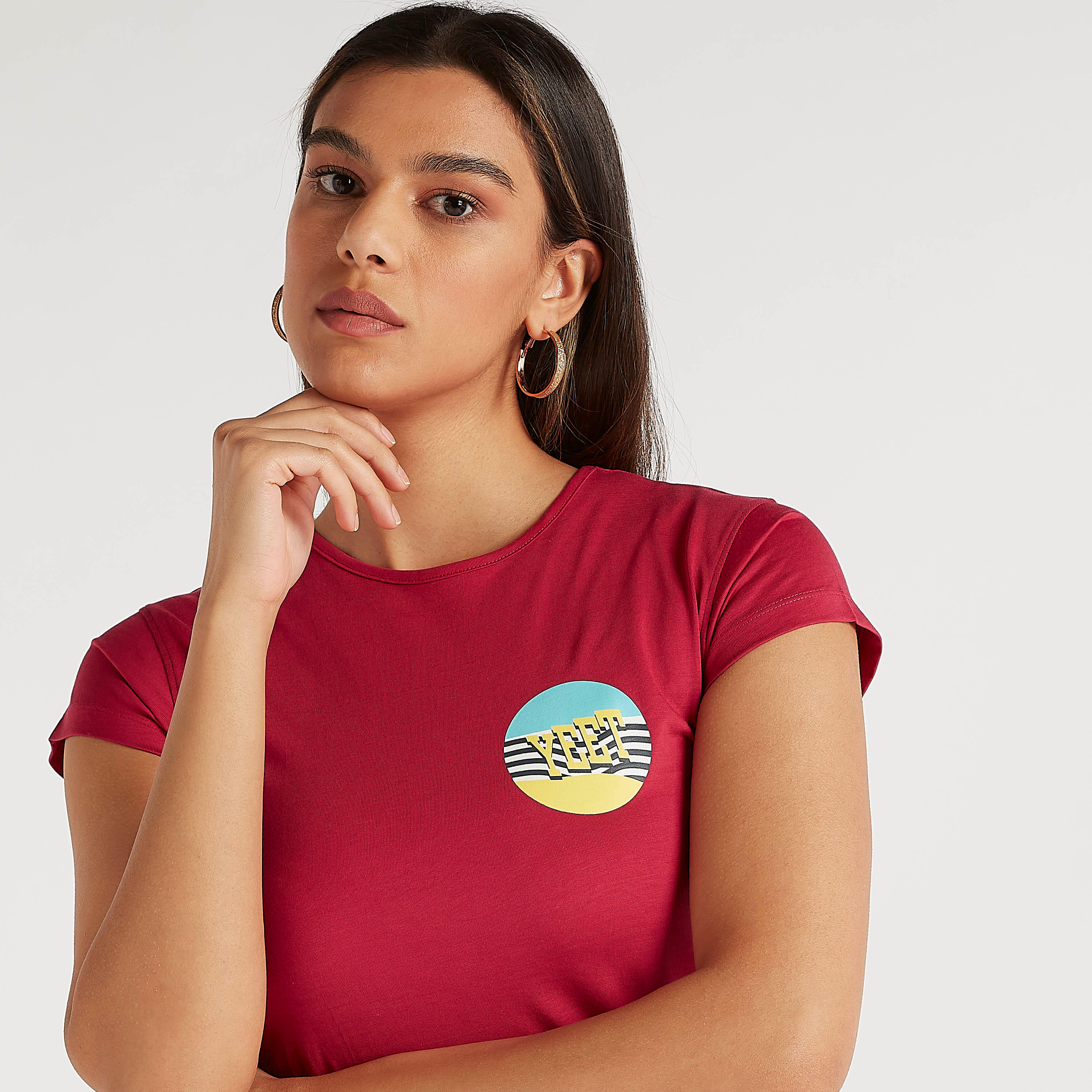 تيشيرت بياقة منسدلة وأكمام كاب وطبعات-women-clothing-tshirts-image-4