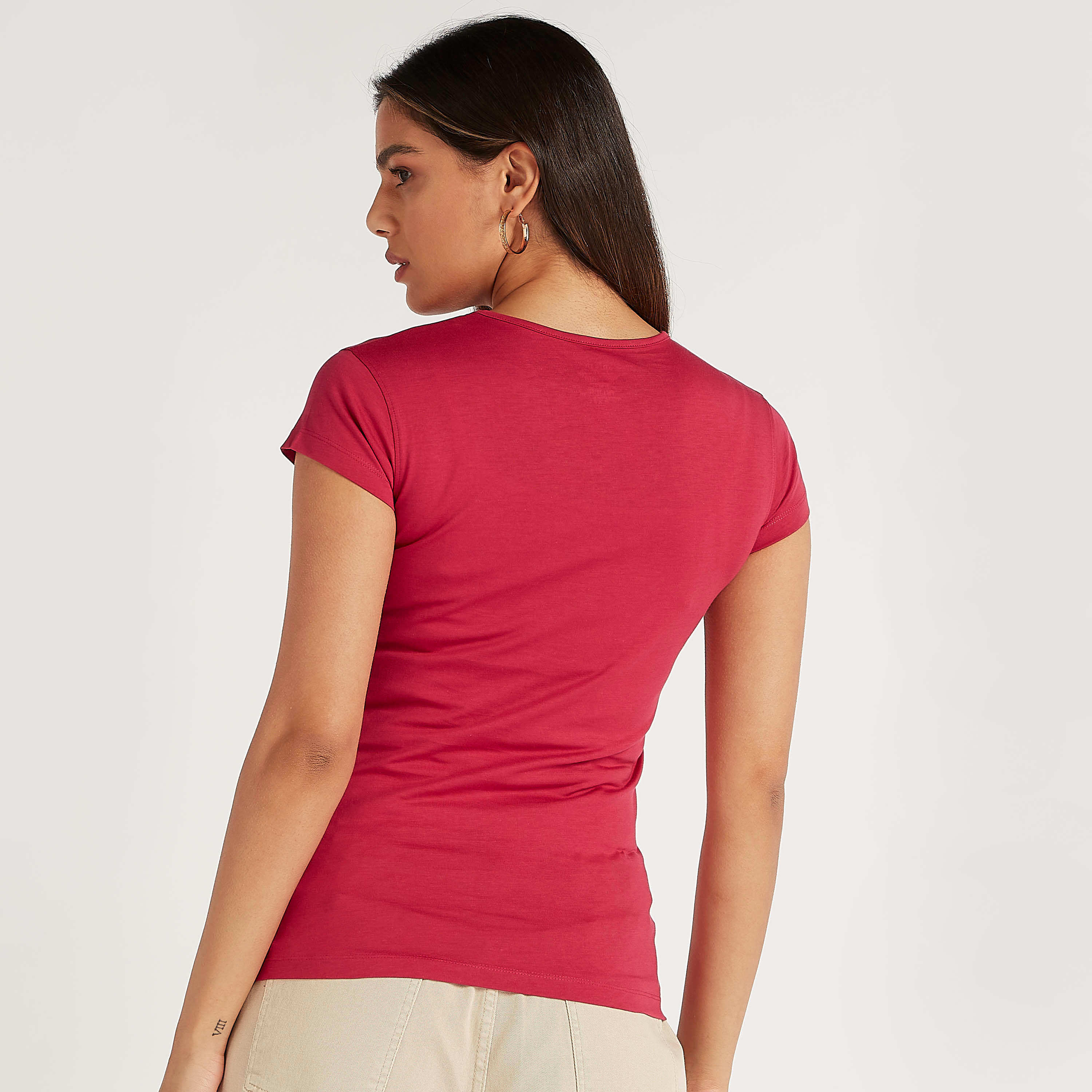 تيشيرت بياقة منسدلة وأكمام كاب وطبعات-women-clothing-tshirts-image-5