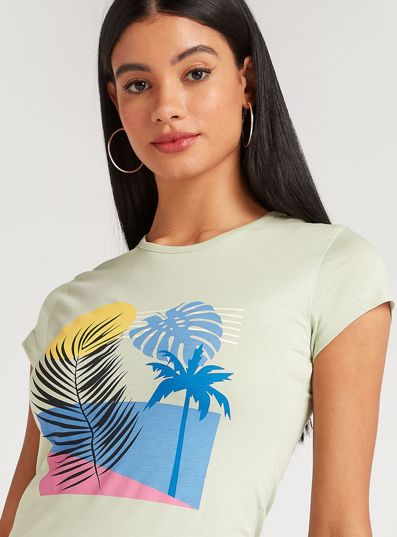 تيشيرت بياقة ضيّقة وأكمام كاب وطَبعات-women-clothing-tshirts-image-2