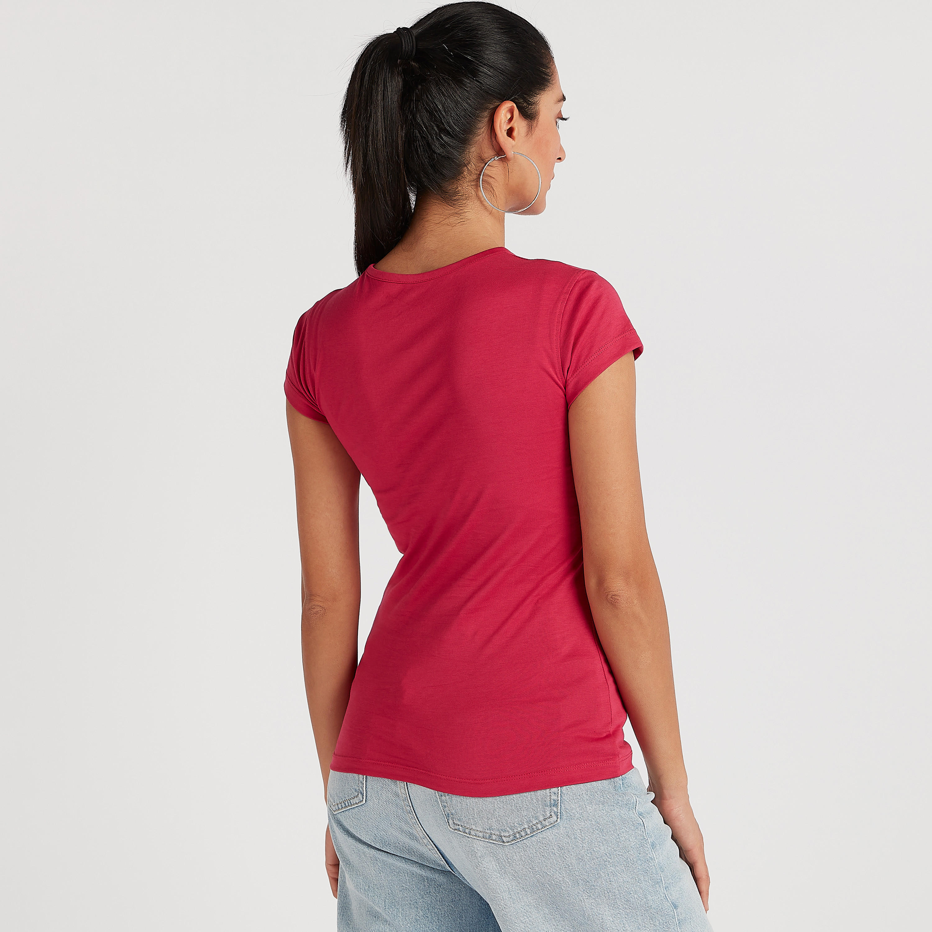 تيشيرت بياقة ضيّقة وأكمام كاب وطبعات-women-clothing-tshirts-image-4