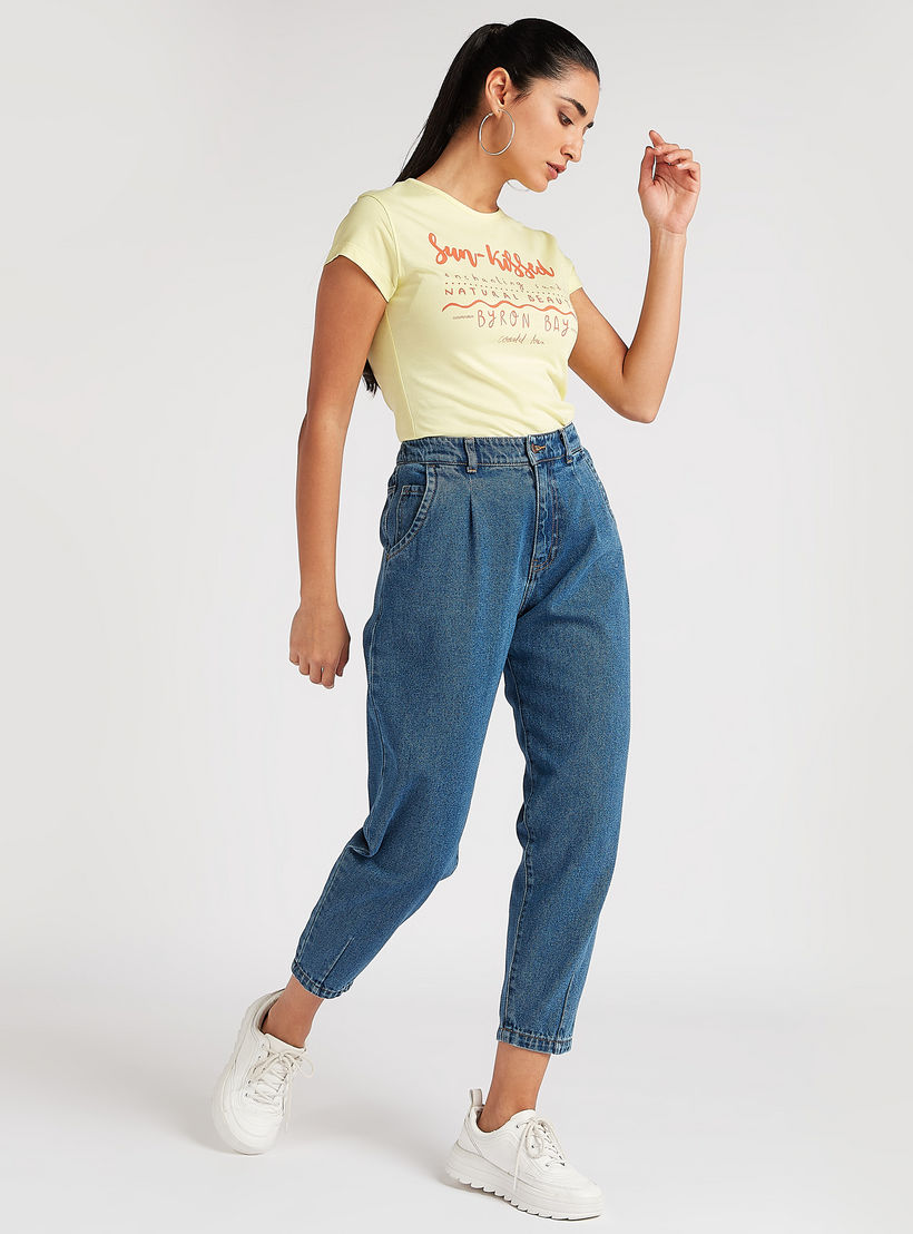 تيشيرت بياقة ضيّقة وأكمام كاب وطبعات-women-clothing-tshirts-image-3