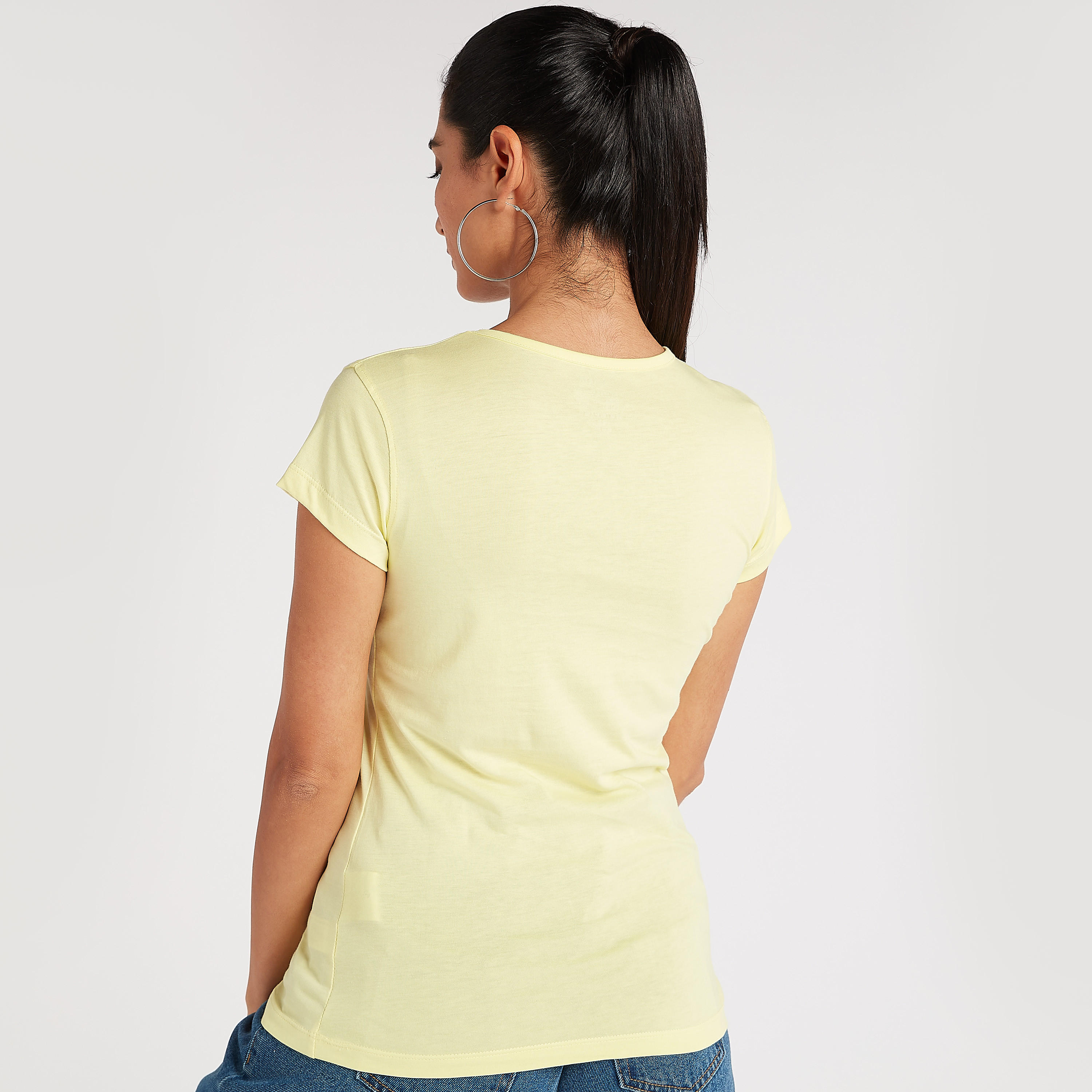 تيشيرت بياقة ضيّقة وأكمام كاب وطبعات-women-clothing-tshirts-image-1