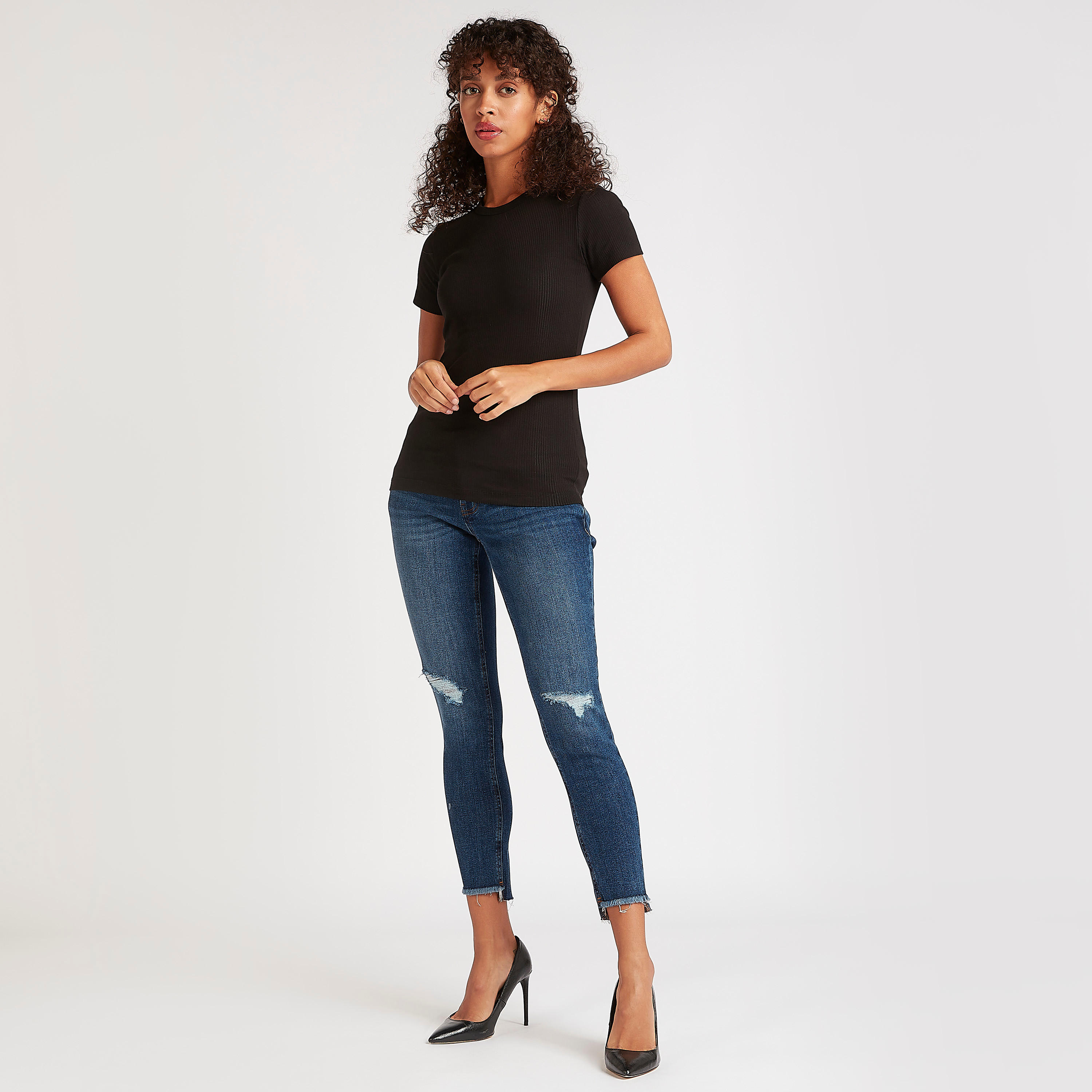 تيشيرت بارز الملمس بياقة ضيّقة وأكمام قصيرة-women-clothing-tshirts-image-2
