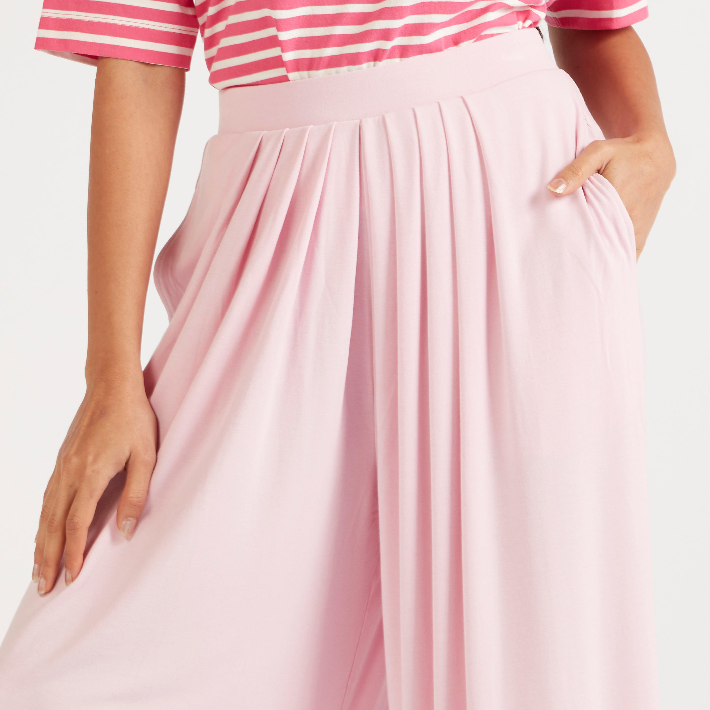 بنطلون بالازو بارز الملمس بخصر مطّاطي-women-clothing-bottoms-trousers-image-3
