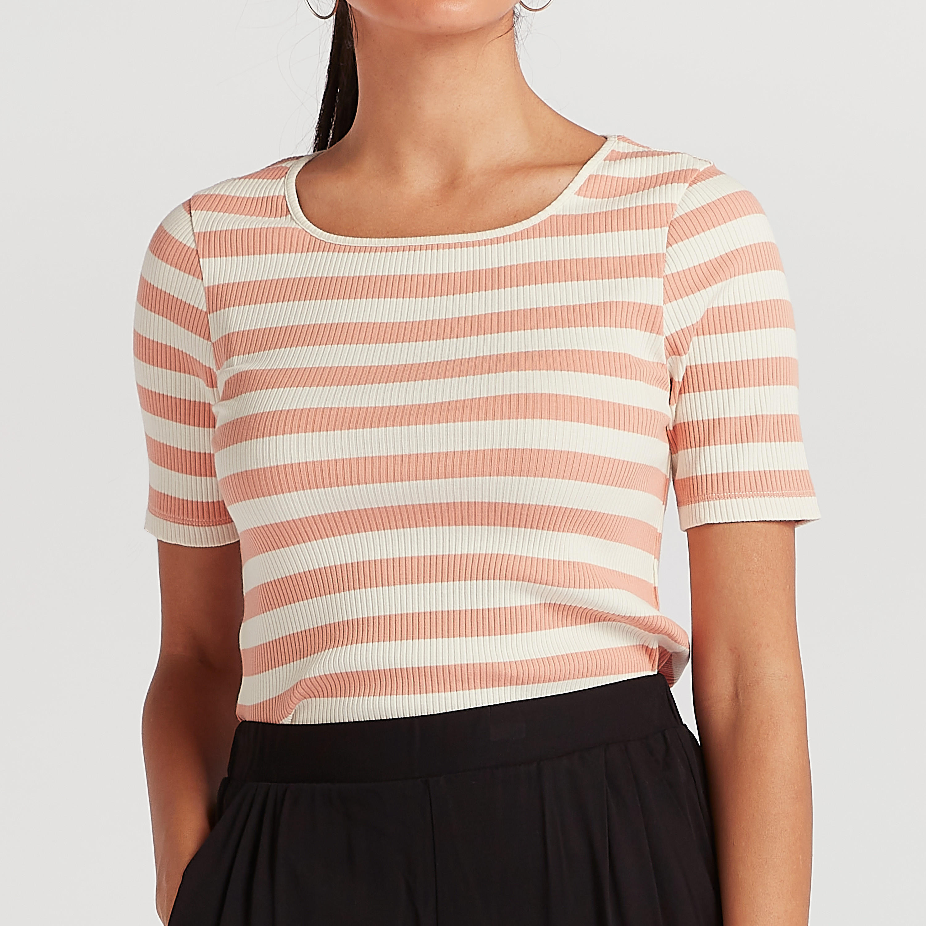 تيشيرت مخطّط بياقة مستديرة وأكمام قصيرة-women-clothing-tshirts-image-3