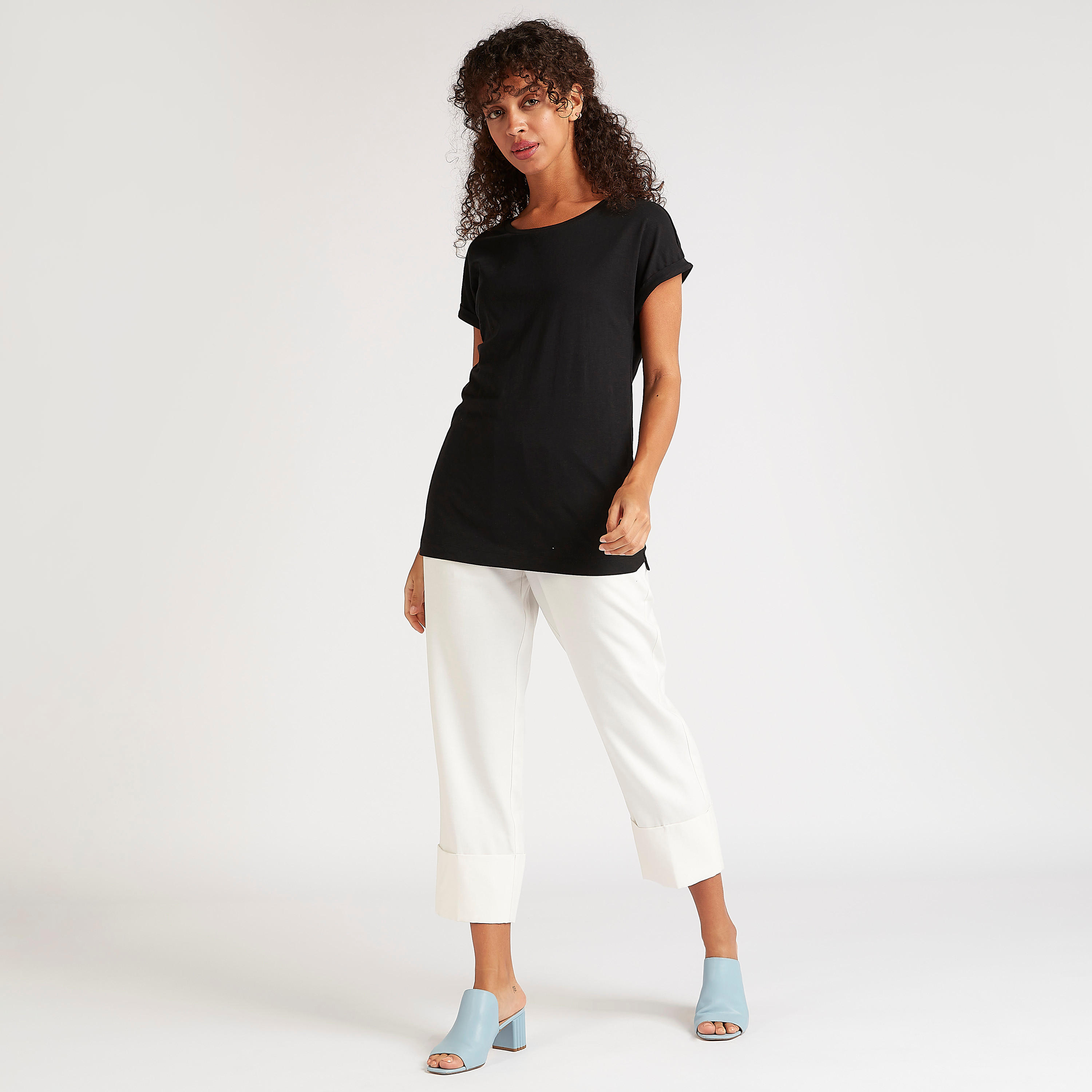 تيشيرت بارز الملمس بأكمام قصيرة وياقة مستديرة-women-clothing-tshirts-image-2