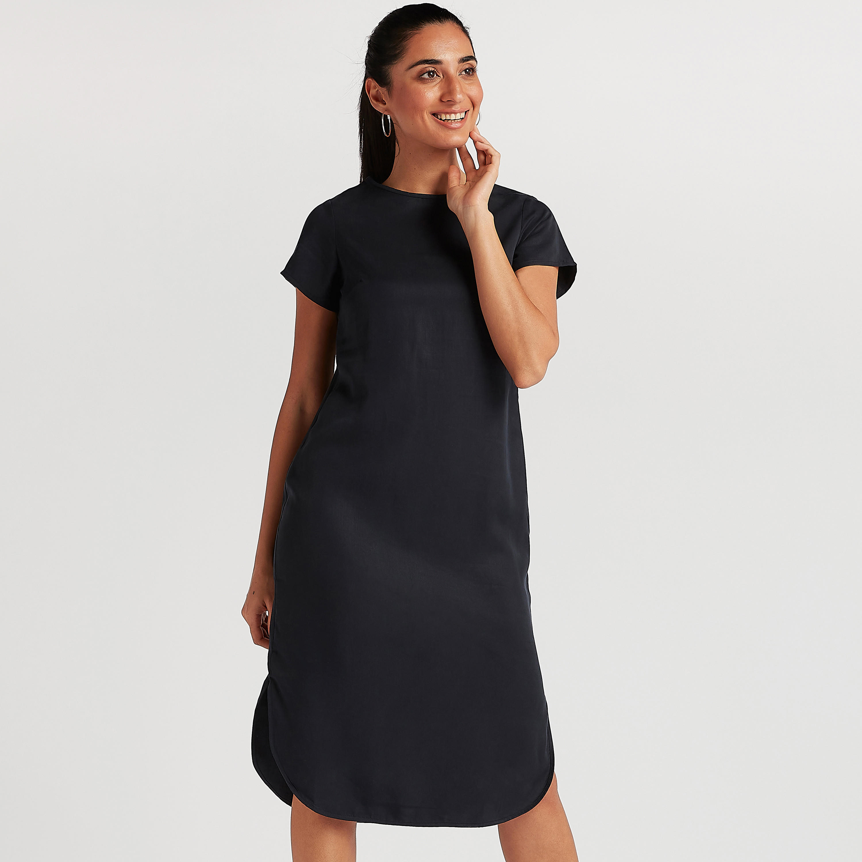 Solid Crew Neck Tunic with Short Sleeves and U-hem-women-clothing-shirtsandblouses-blouses-image-1