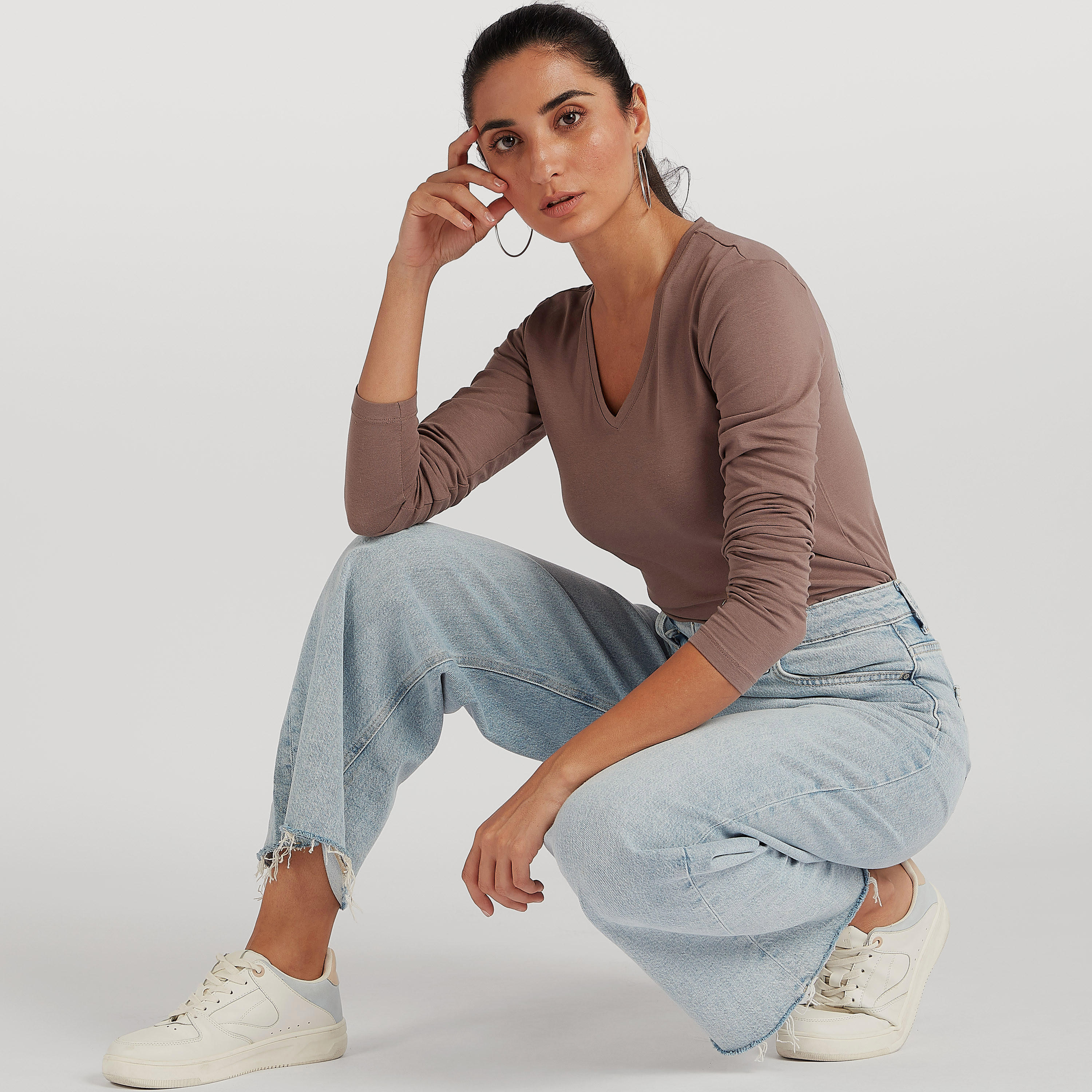 Solid T-shirt with V-neck and Long Sleeves-women-clothing-tshirts-image-1