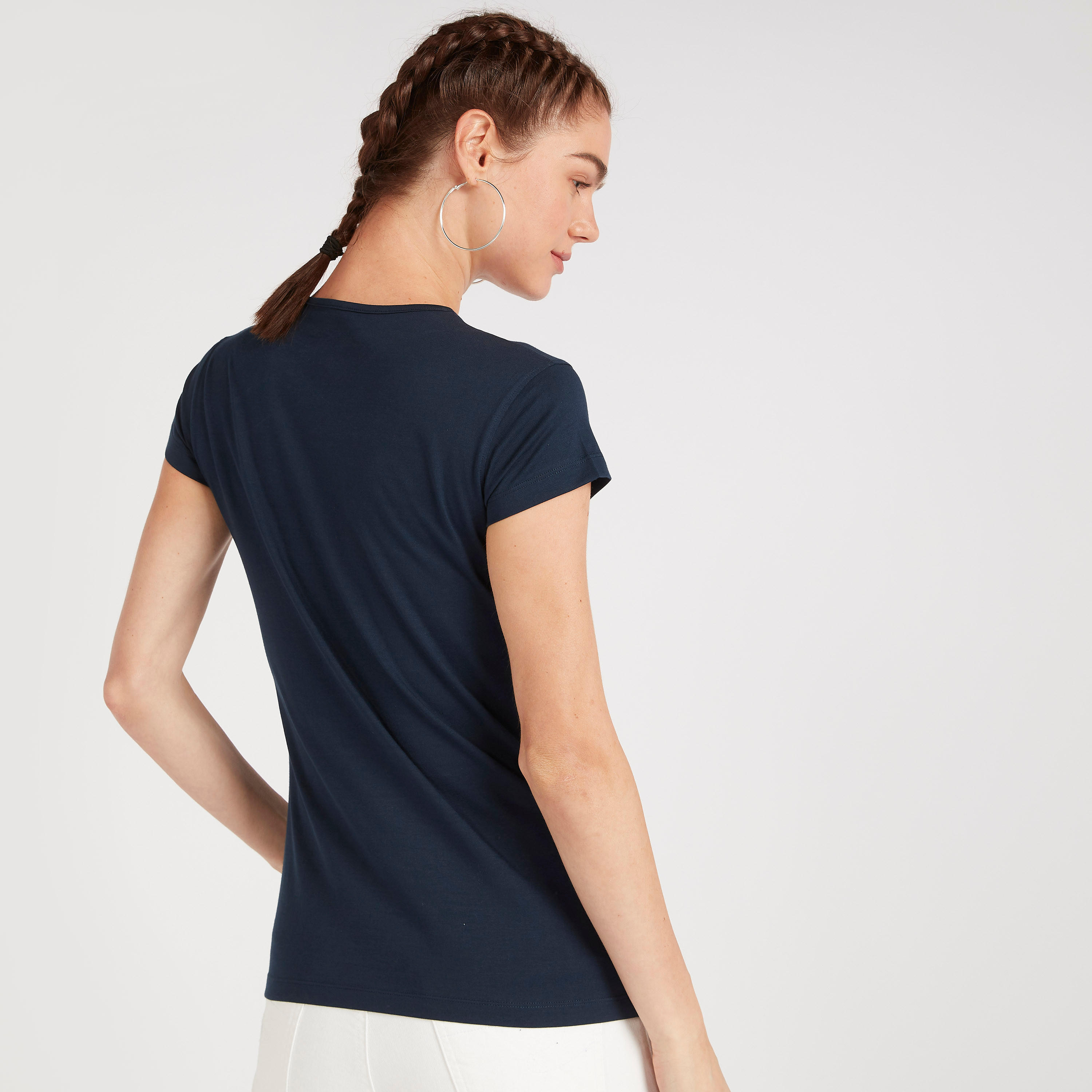 تيشيرت بياقة ضيّقة وأكمام كاب وطبعات تايبوجرافيك-women-clothing-tshirts-image-2
