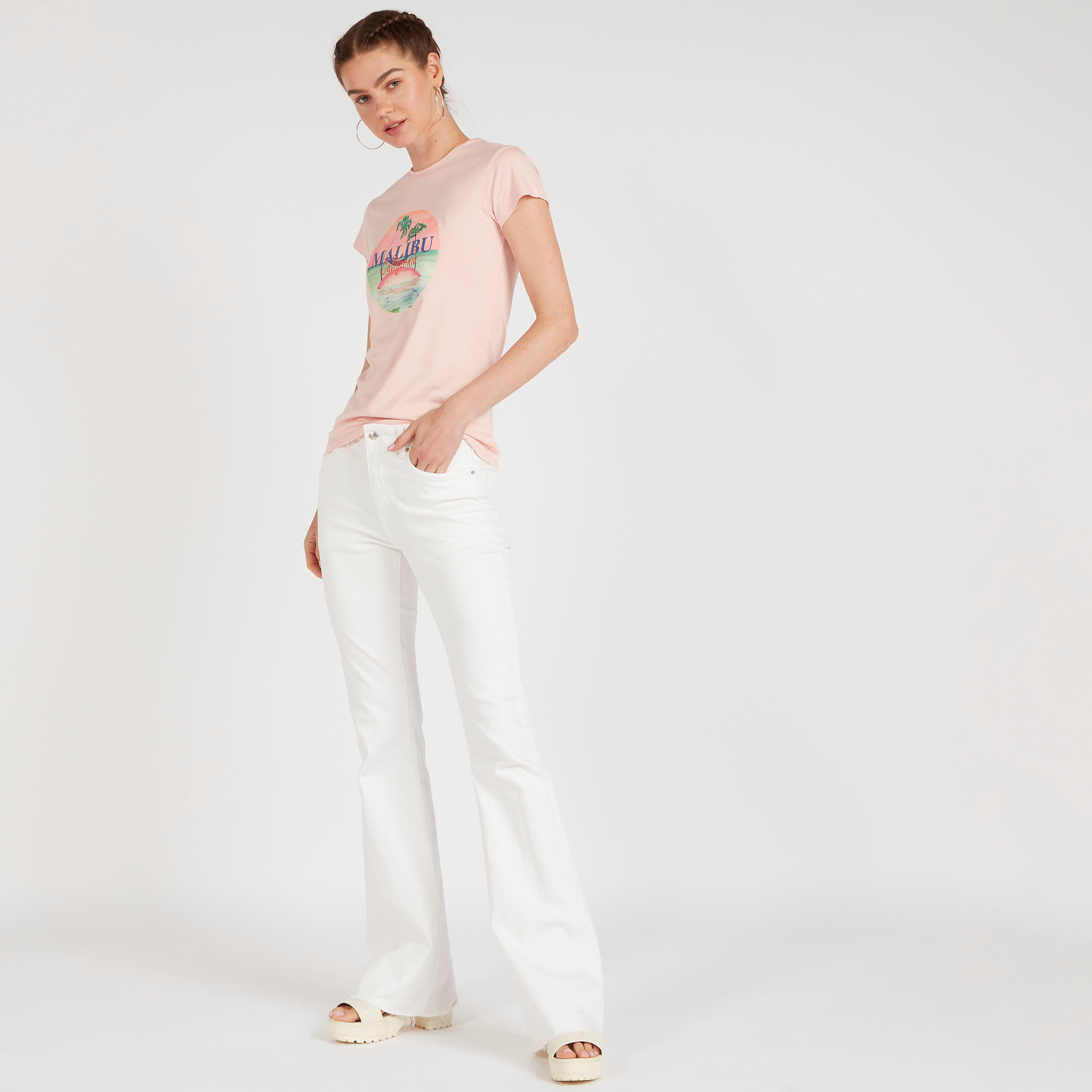 تيشيرت بياقة ضيّقة وأكمام كاب وطبعات-women-clothing-tshirts-image-3