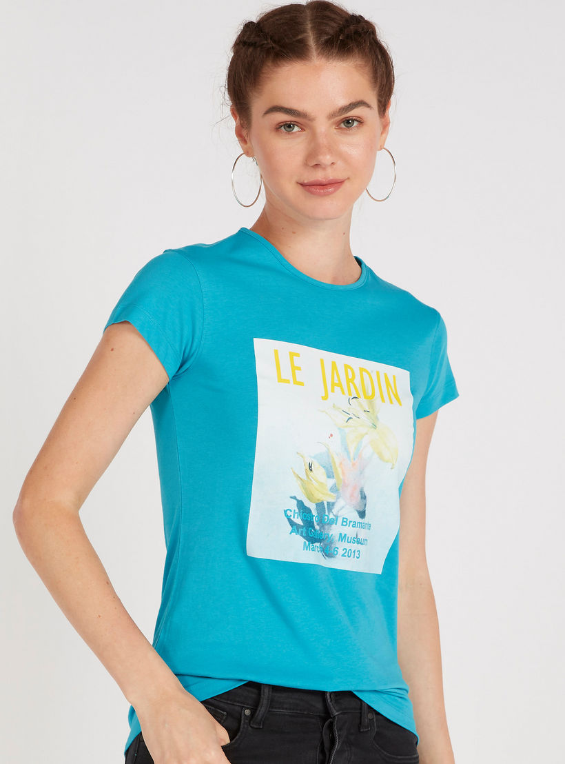 تيشيرت بياقة ضيّقة وأكمام كاب وطبعات-women-clothing-tshirts-image-5