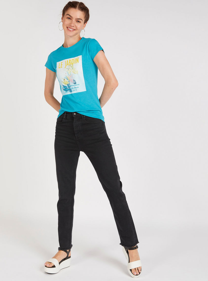 تيشيرت بياقة ضيّقة وأكمام كاب وطبعات-women-clothing-tshirts-image-4