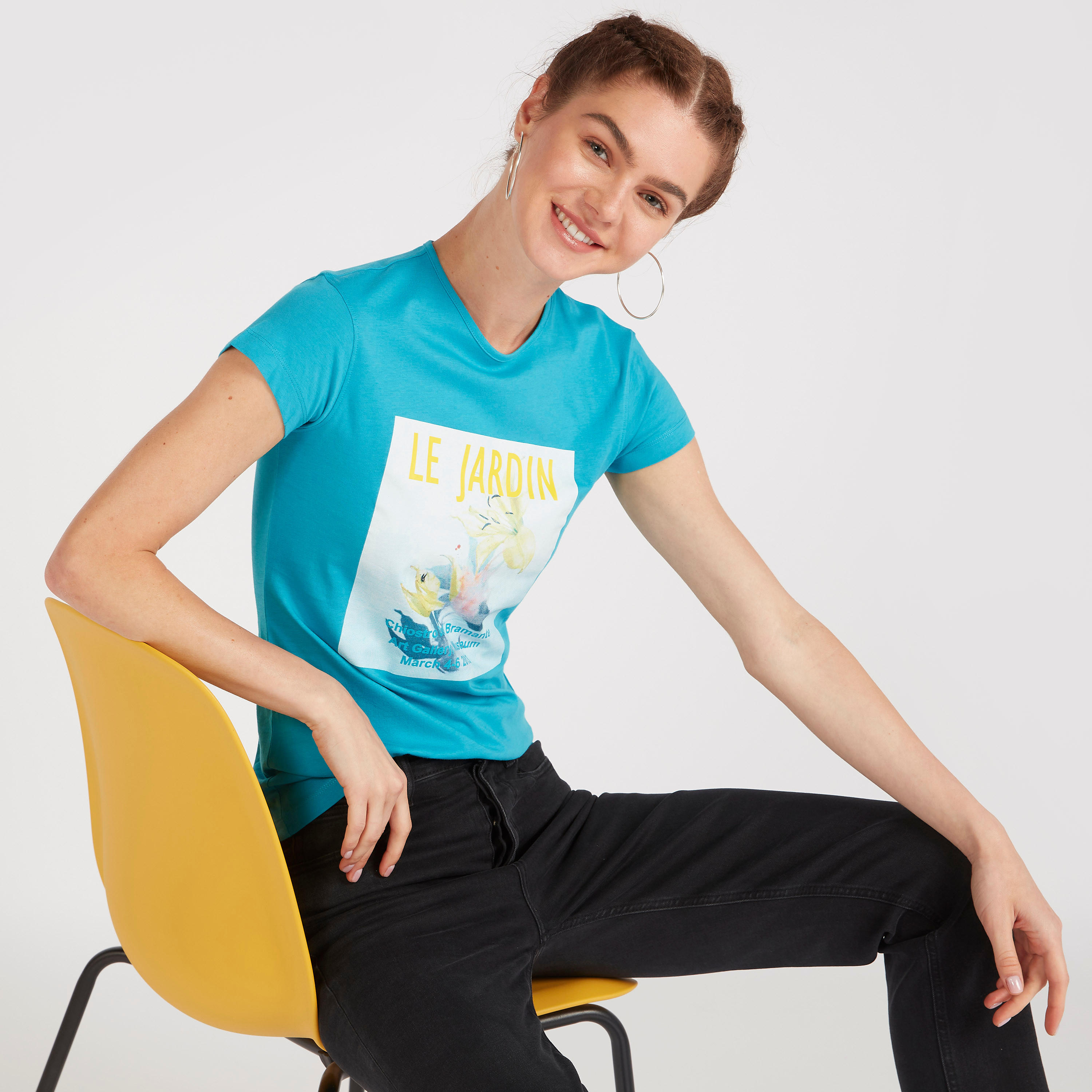 تيشيرت بياقة ضيّقة وأكمام كاب وطبعات-women-clothing-tshirts-image-1