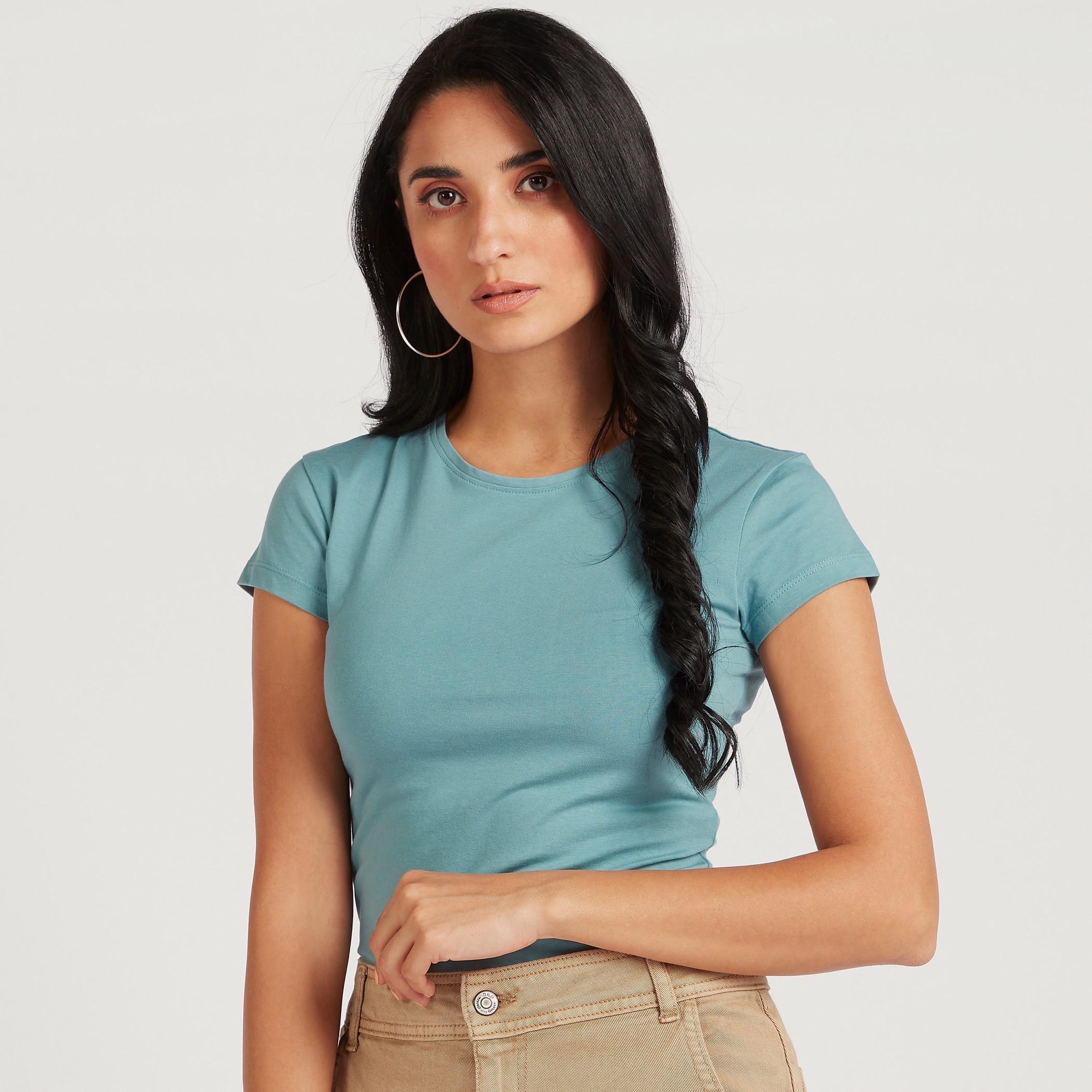 تيشيرت سادة بياقة ضيّقة وأكمام كاب-women-clothing-tshirts-image-4