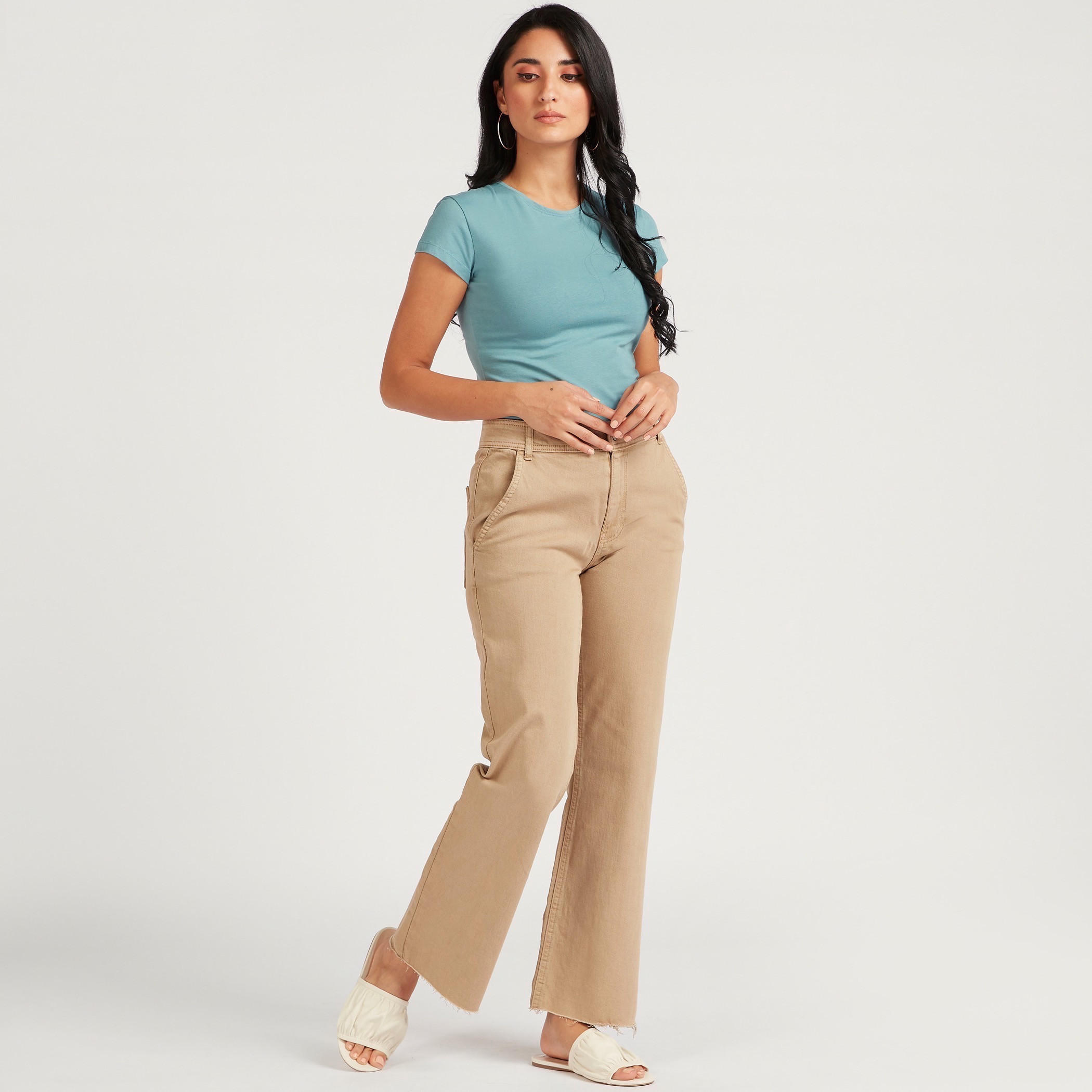 تيشيرت سادة بياقة ضيّقة وأكمام كاب-women-clothing-tshirts-image-3