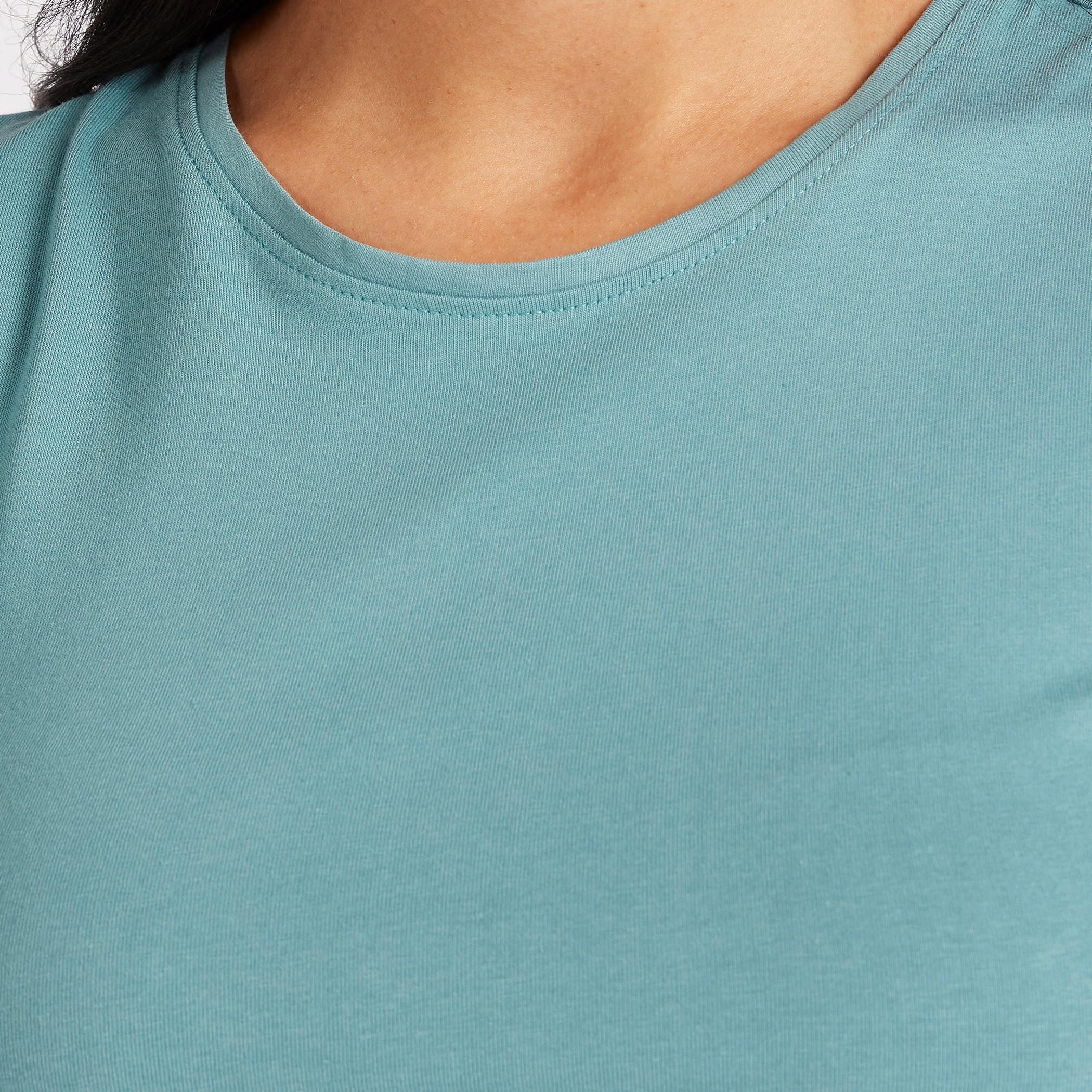 تيشيرت سادة بياقة ضيّقة وأكمام كاب-women-clothing-tshirts-image-2